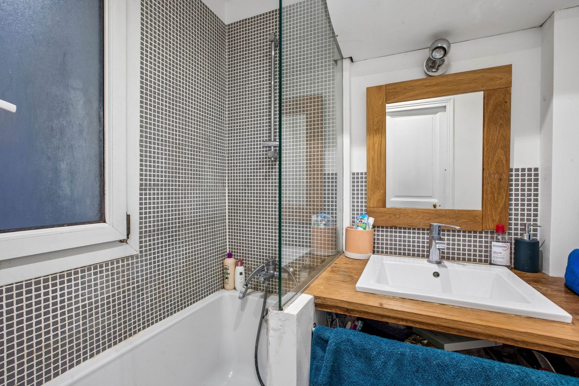 luxury apartment 6 Rooms for sale on PARIS (75017)
