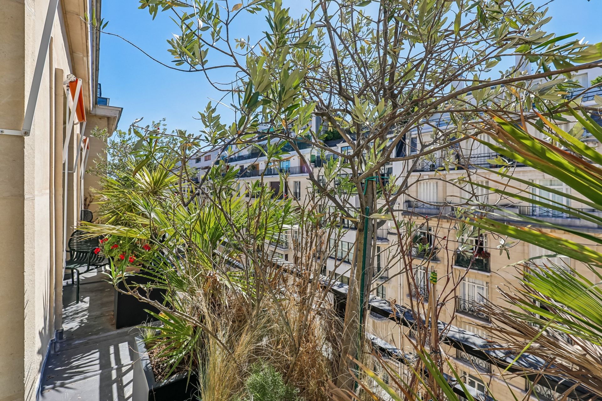 luxury apartment 5 Rooms for sale on PARIS (75016)
