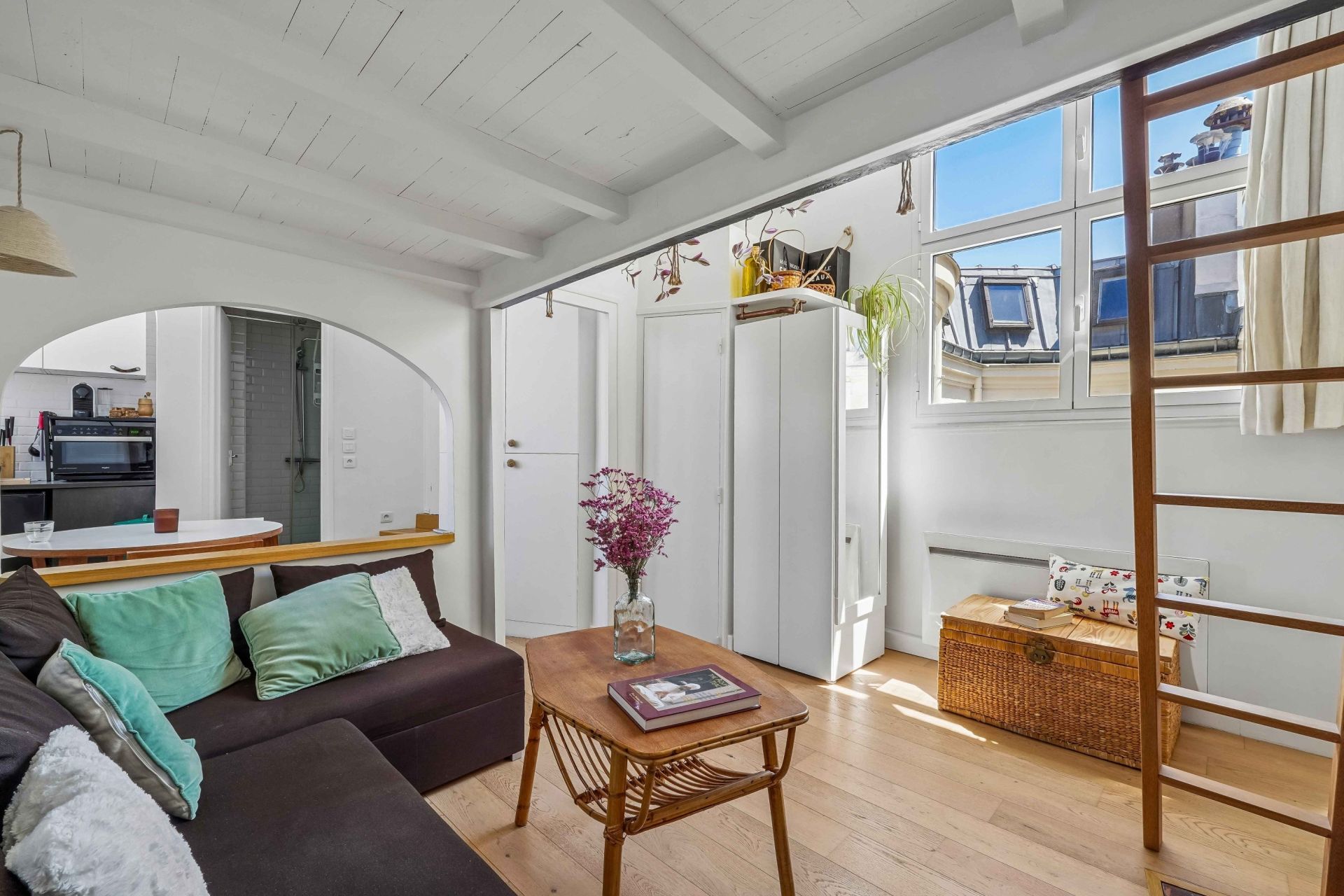 luxury apartment 2 Rooms for sale on PARIS (75001)