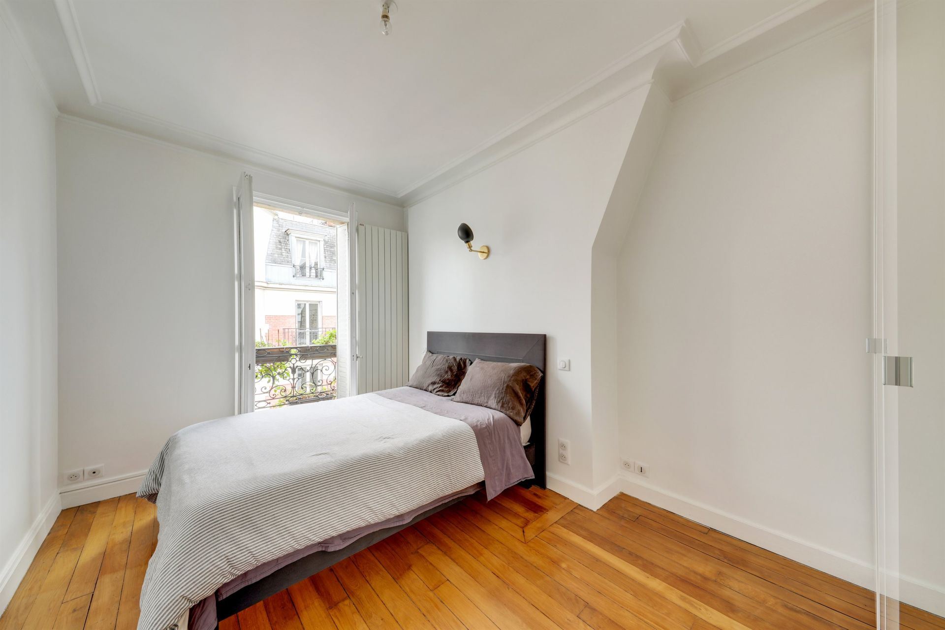 luxury apartment 2 Rooms for rent on PARIS (75017)