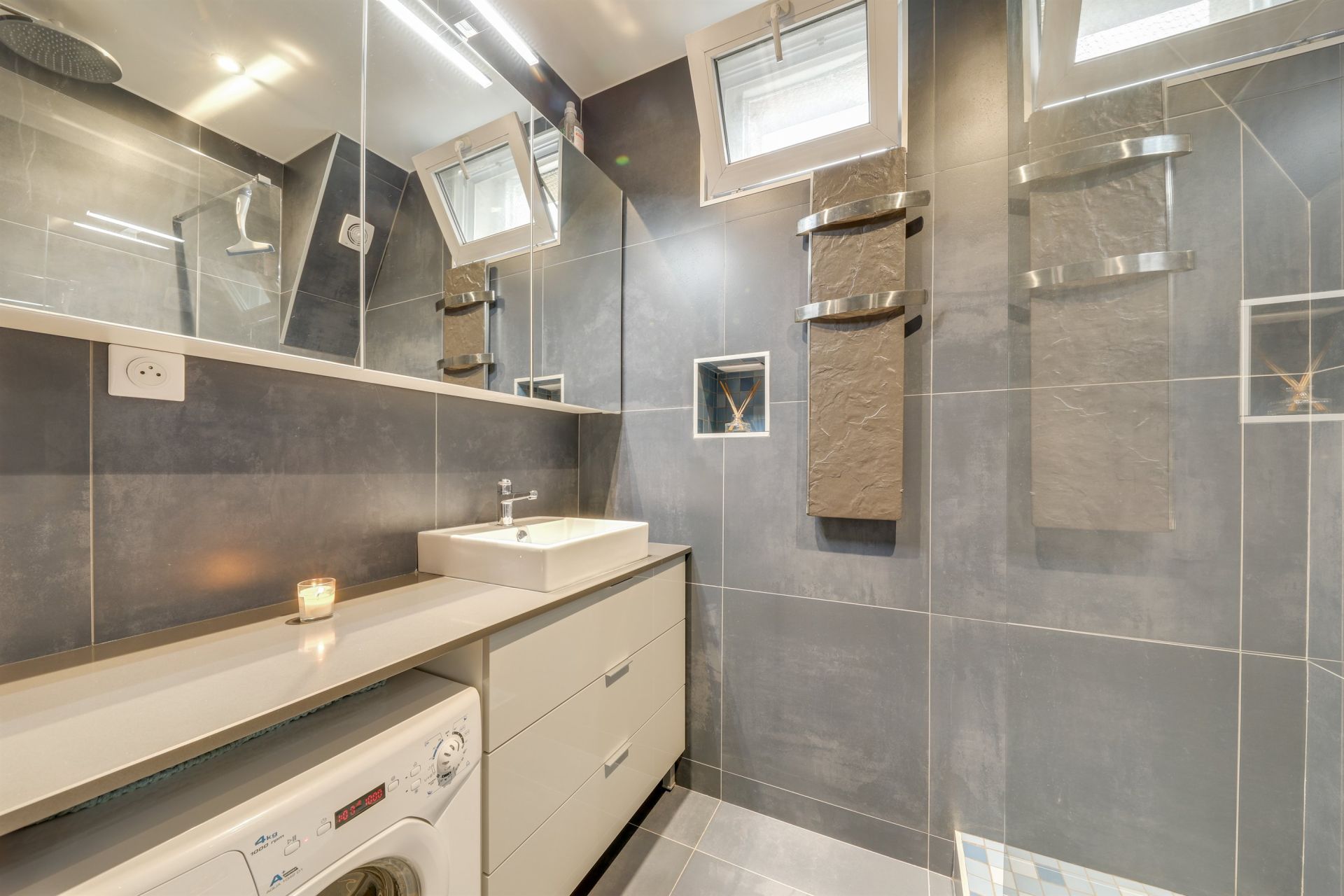 luxury apartment 2 Rooms for rent on PARIS (75017)