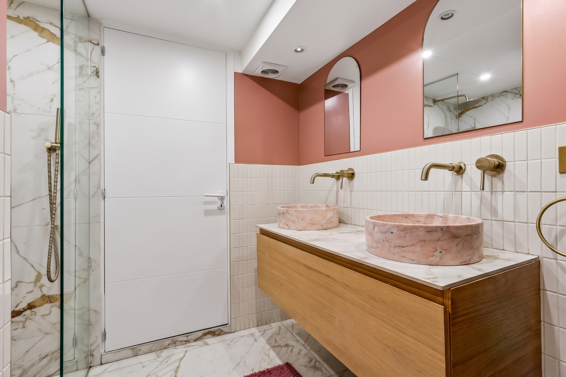 mansion 8 Rooms for sale on LE PERREUX SUR MARNE (94170)
