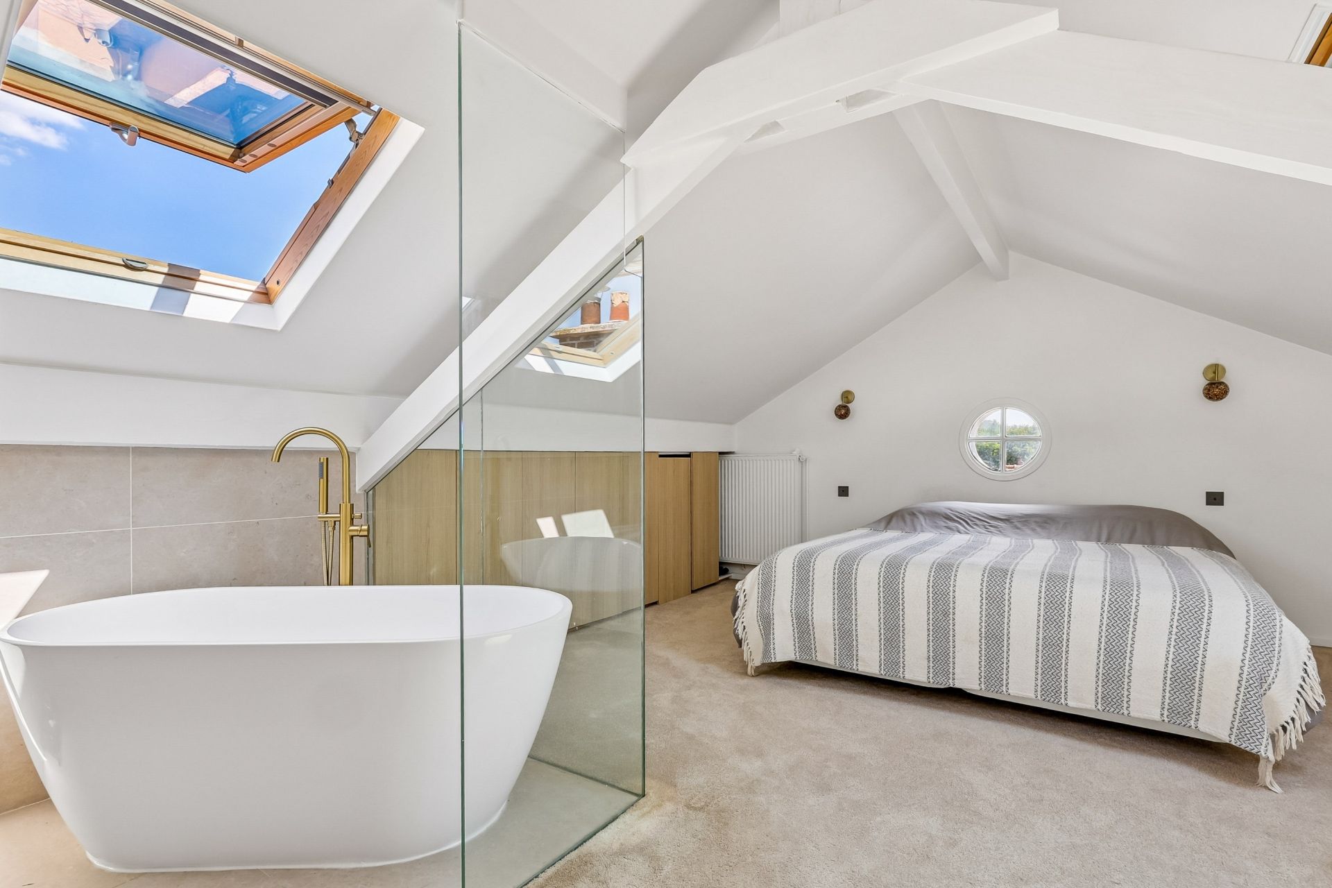 mansion 8 Rooms for sale on LE PERREUX SUR MARNE (94170)