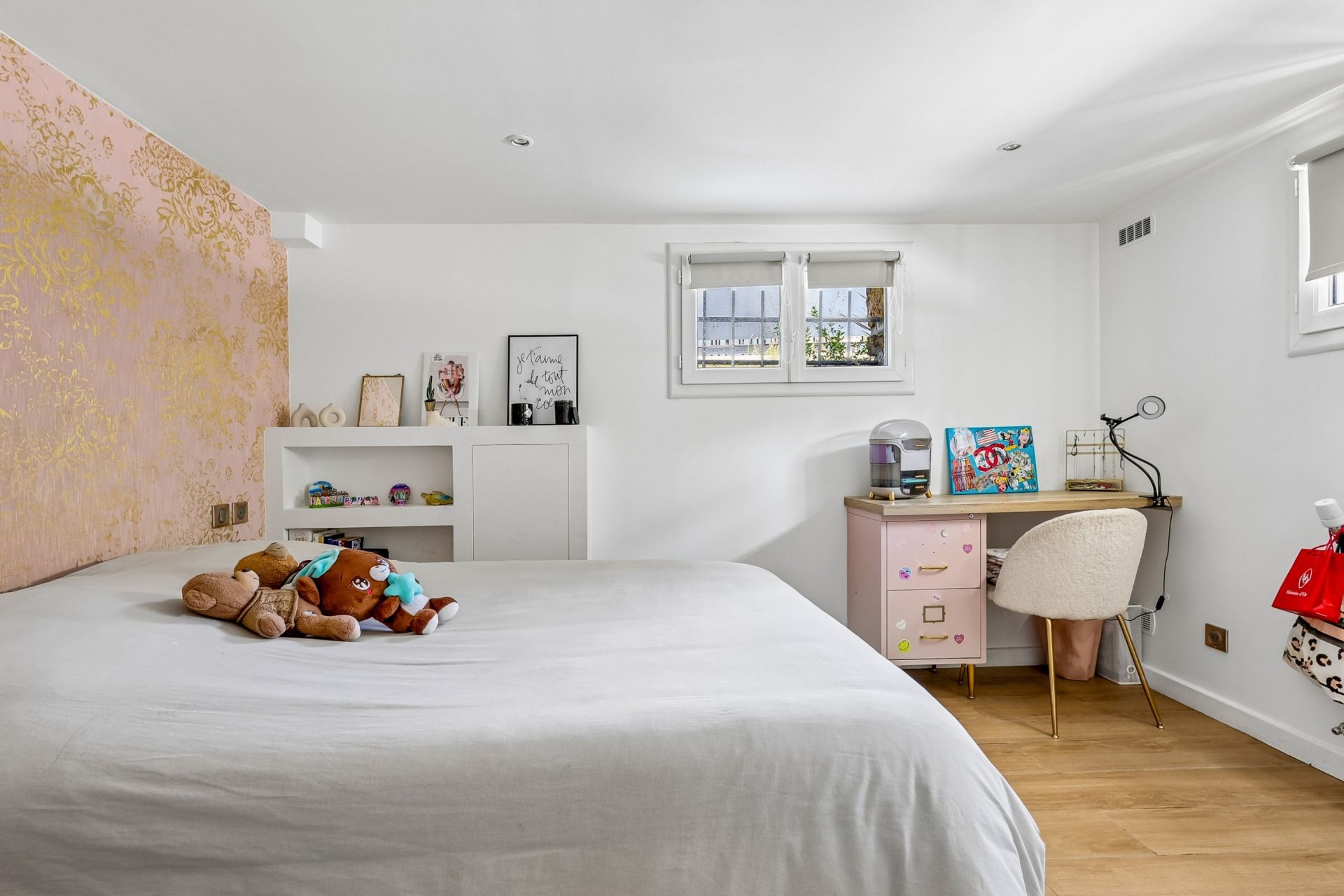 mansion 8 Rooms for sale on LE PERREUX SUR MARNE (94170)