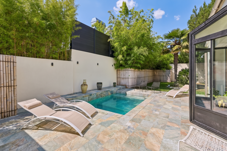 mansion 8 Rooms for sale on LE PERREUX SUR MARNE (94170)