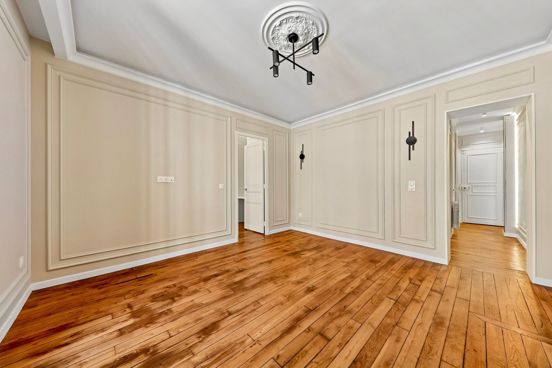 luxury apartment 2 Rooms for sale on PARIS (75007)