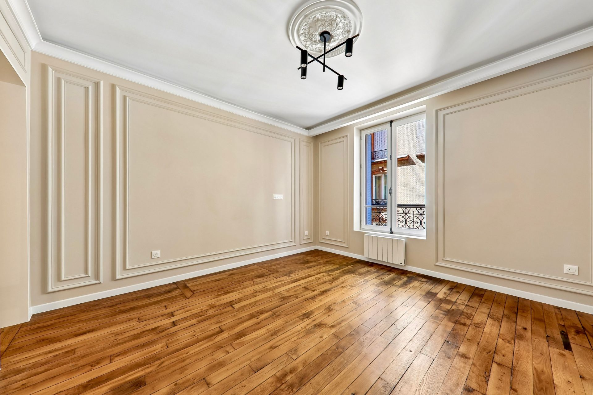 luxury apartment 2 Rooms for sale on PARIS (75007)