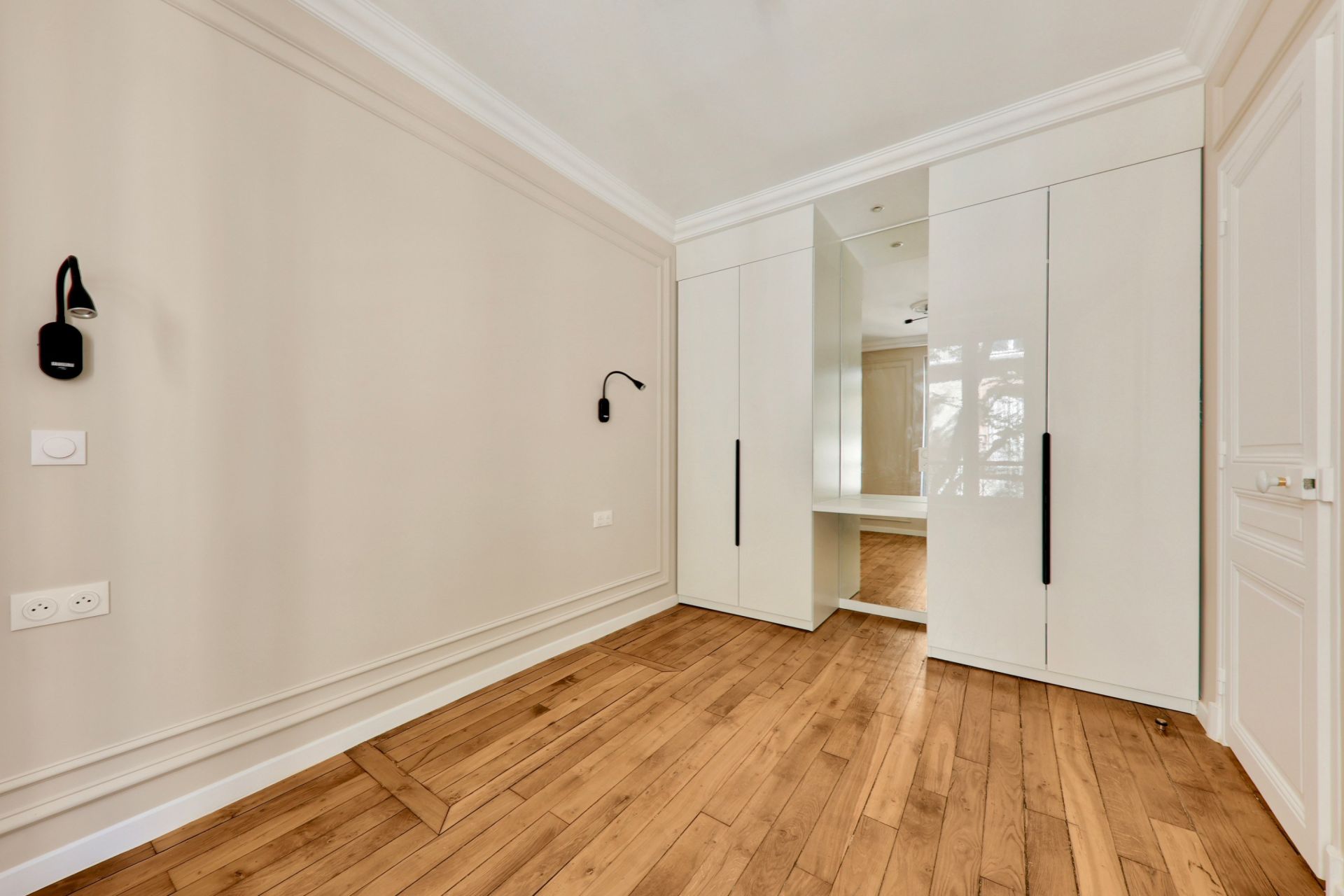 luxury apartment 2 Rooms for sale on PARIS (75007)