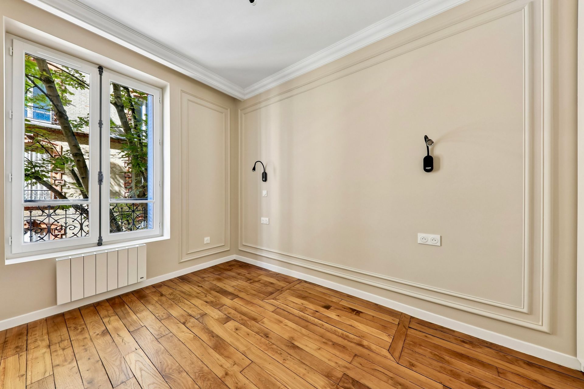 luxury apartment 2 Rooms for sale on PARIS (75007)