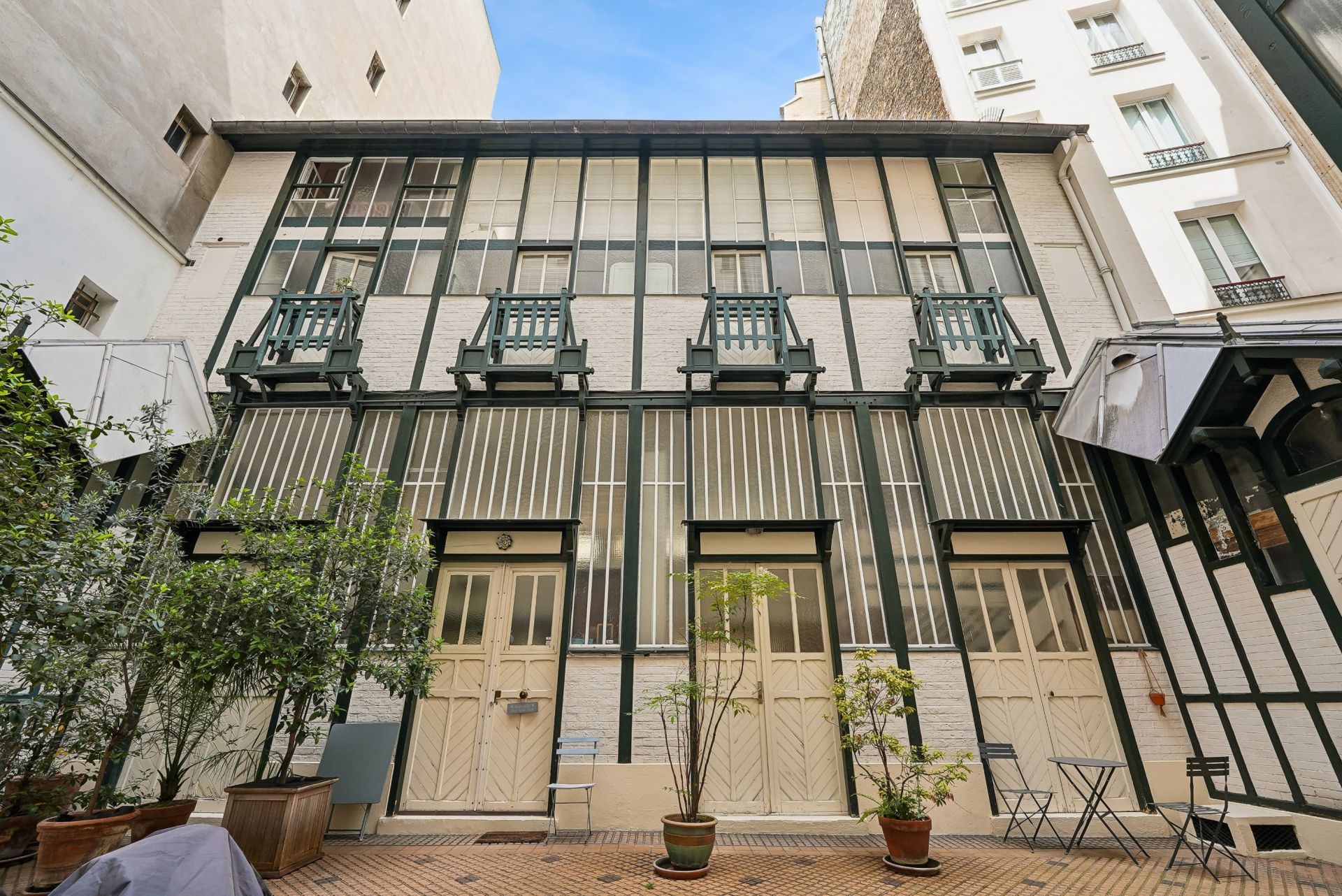 luxury apartment 2 Rooms for sale on PARIS (75017)