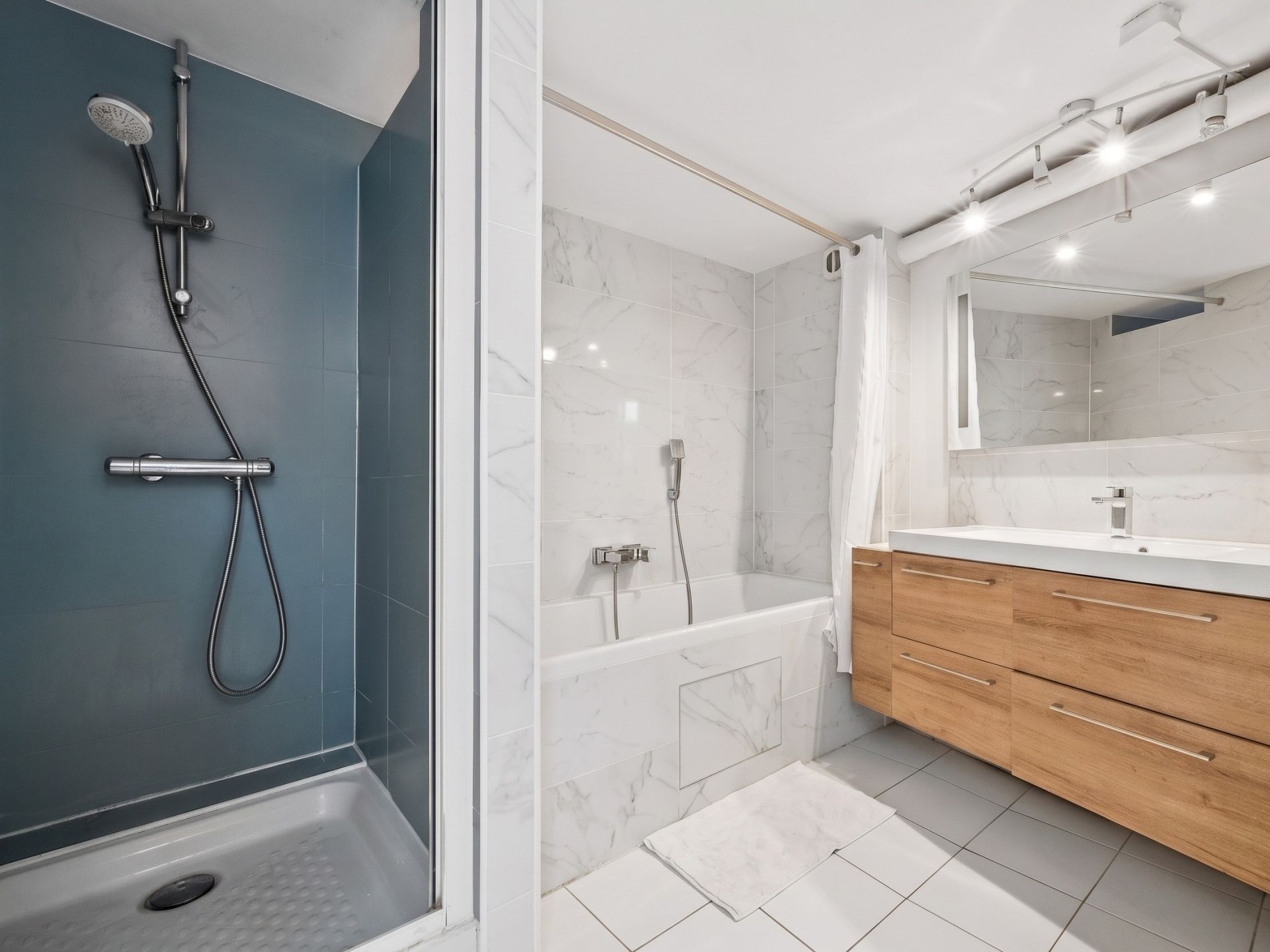 luxury apartment 2 Rooms for sale on PARIS (75017)