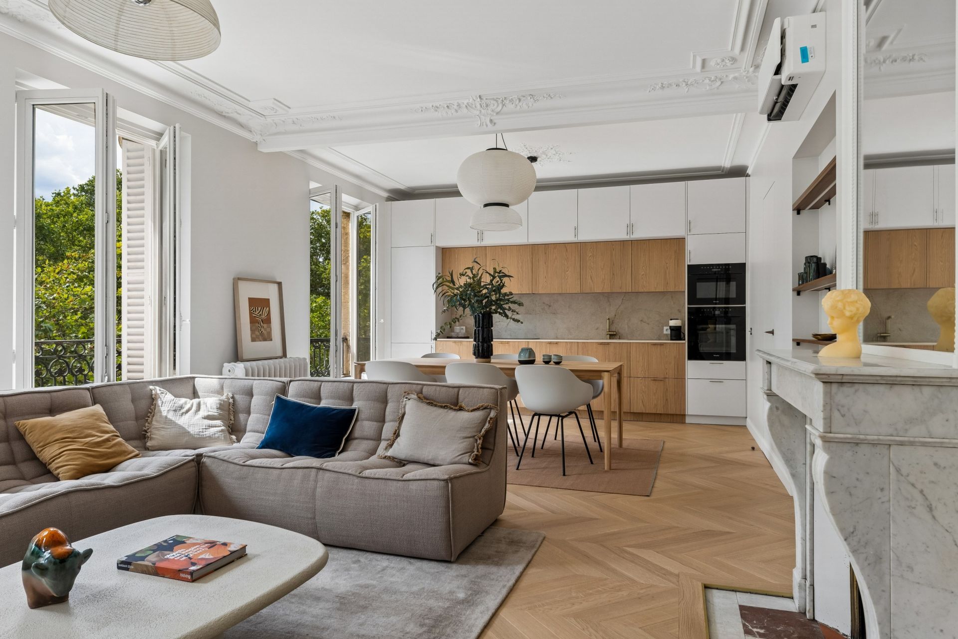 luxury apartment 6 Rooms for sale on PARIS (75007)