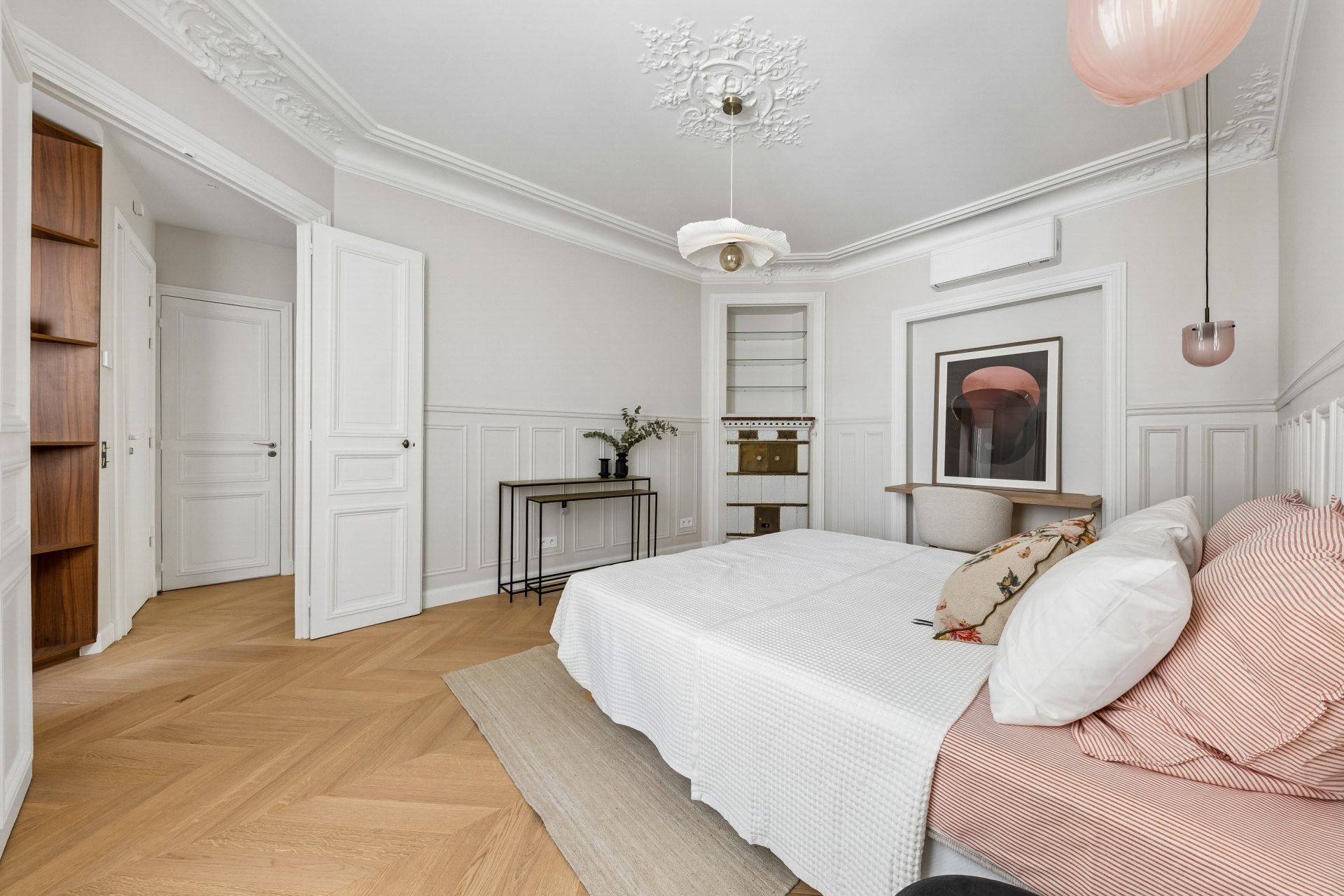 luxury apartment 6 Rooms for sale on PARIS (75007)