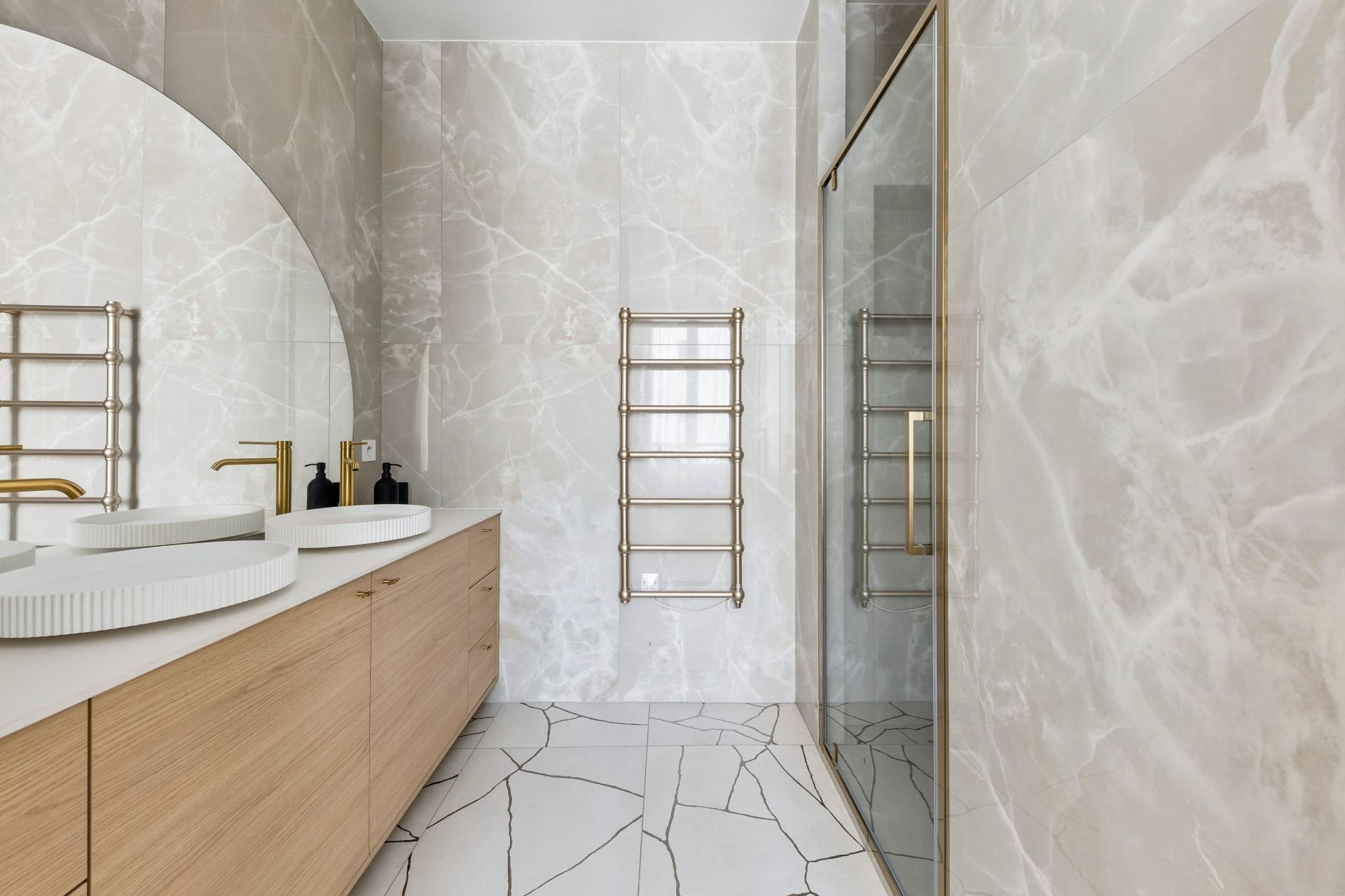 luxury apartment 6 Rooms for sale on PARIS (75007)