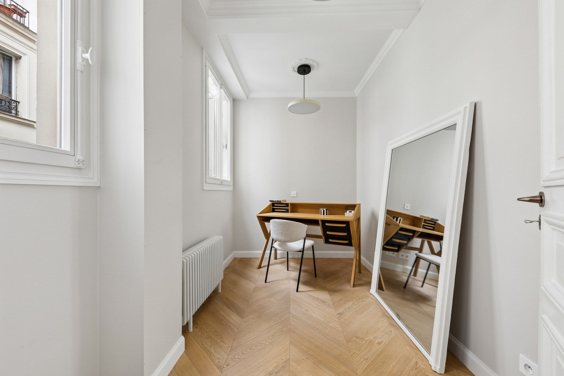 luxury apartment 6 Rooms for sale on PARIS (75007)