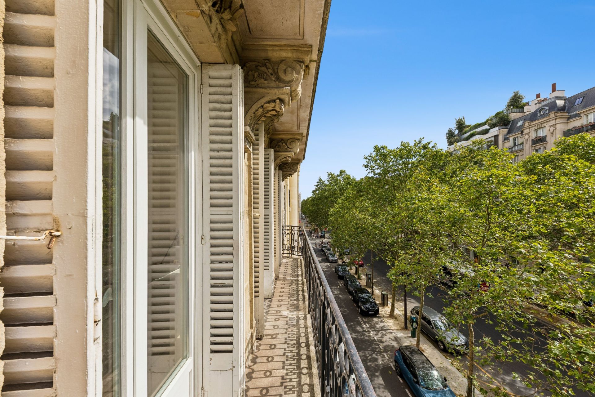 luxury apartment 6 Rooms for sale on PARIS (75007)