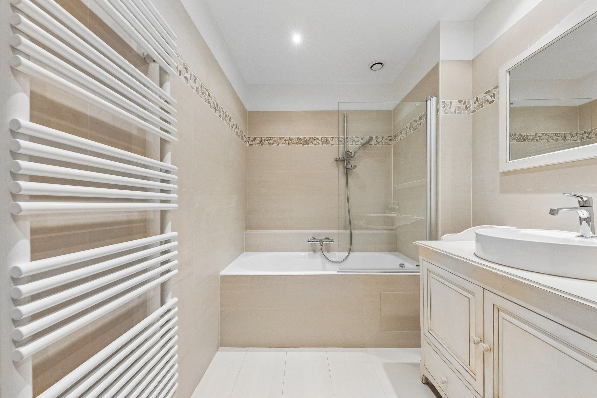 hôtel particulier 8 Pièces en vente sur PARIS (75116)