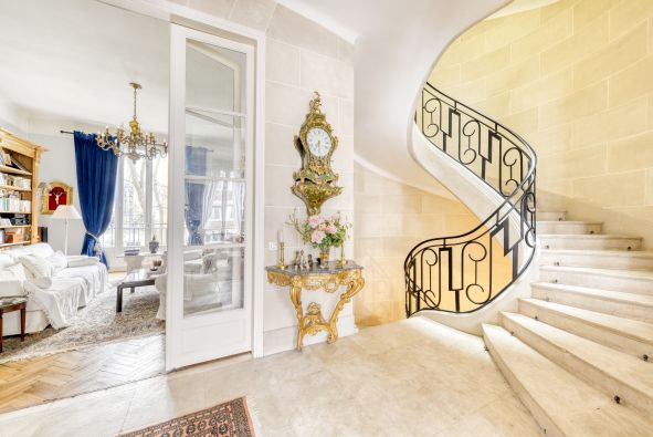Vente Maison de luxe Neuilly-sur-Seine 9&nbsp;Pièces 392&nbsp;m²