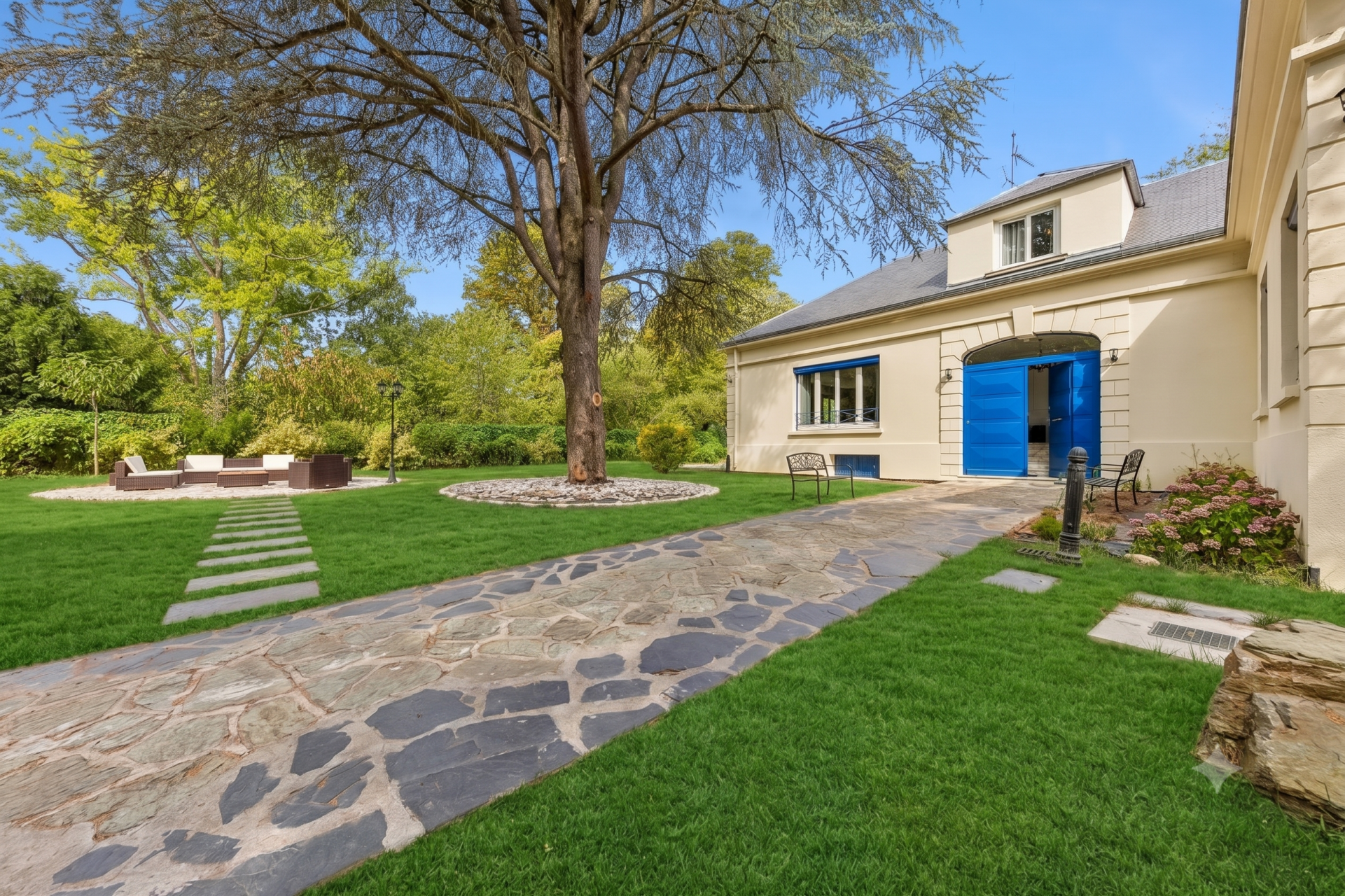 luxury house 18 Rooms for sale on SCEAUX (92330)
