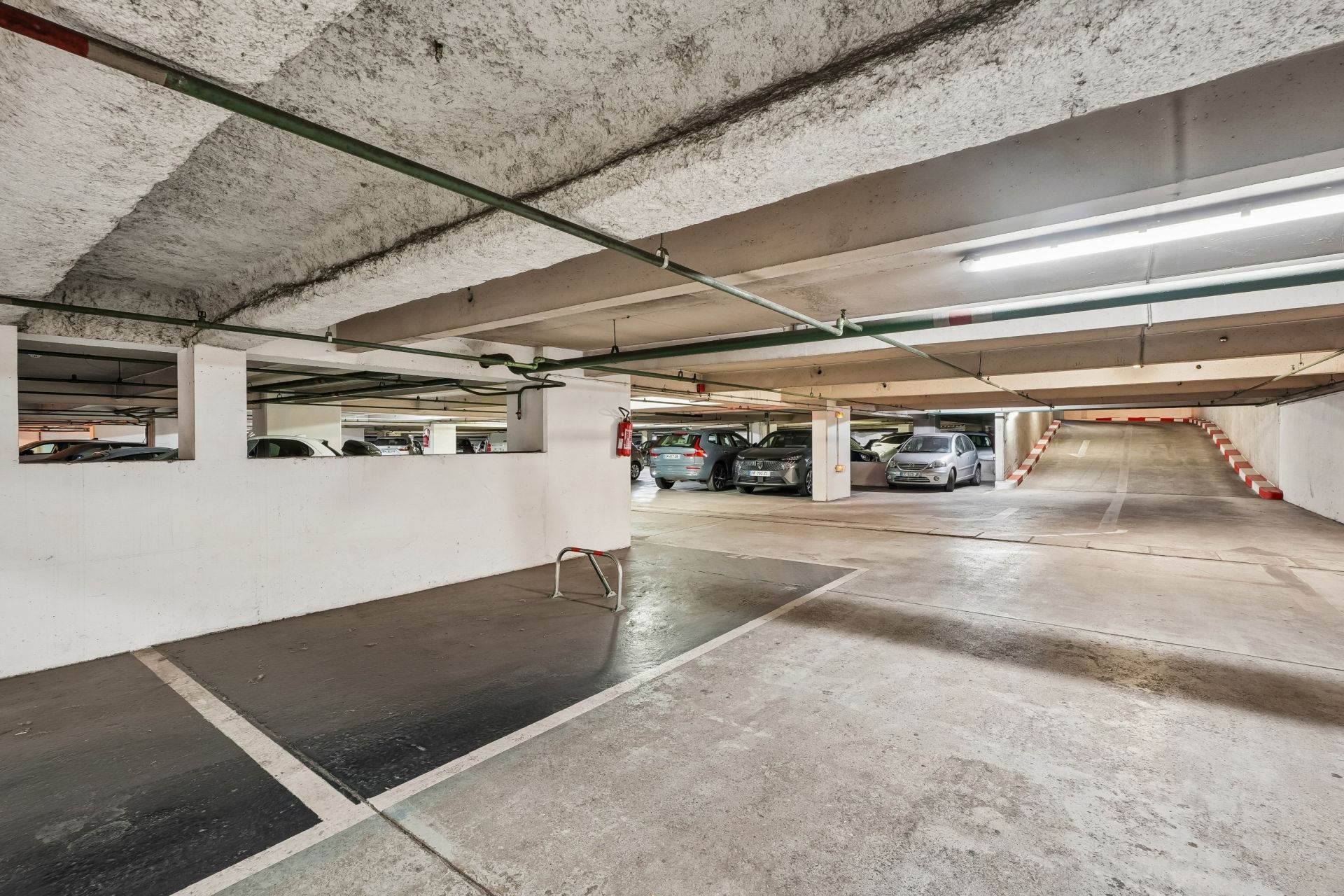 luxury apartment 3 Rooms for sale on PARIS (75116)