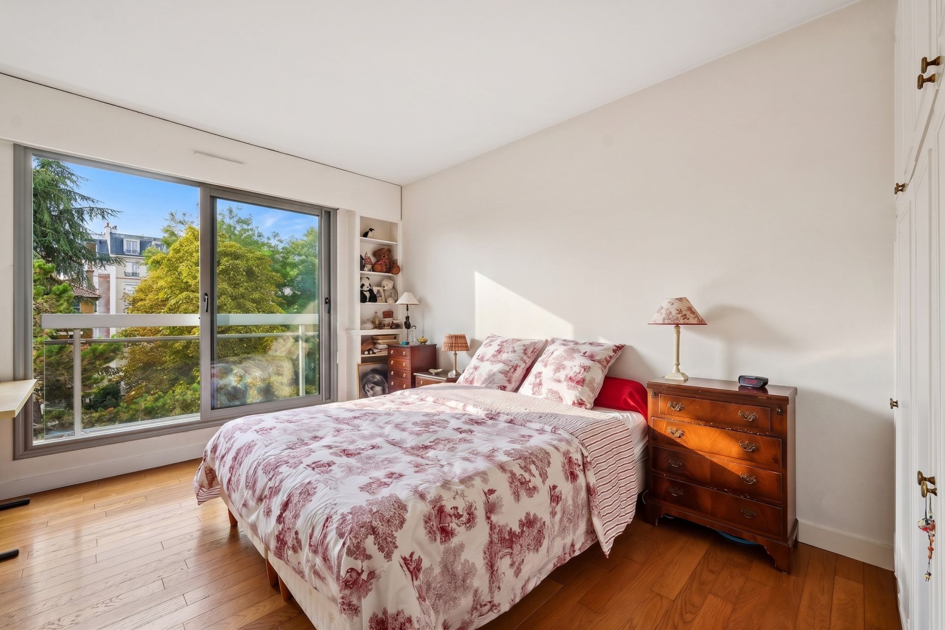 luxury apartment 3 Rooms for sale on ST MANDE (94160)