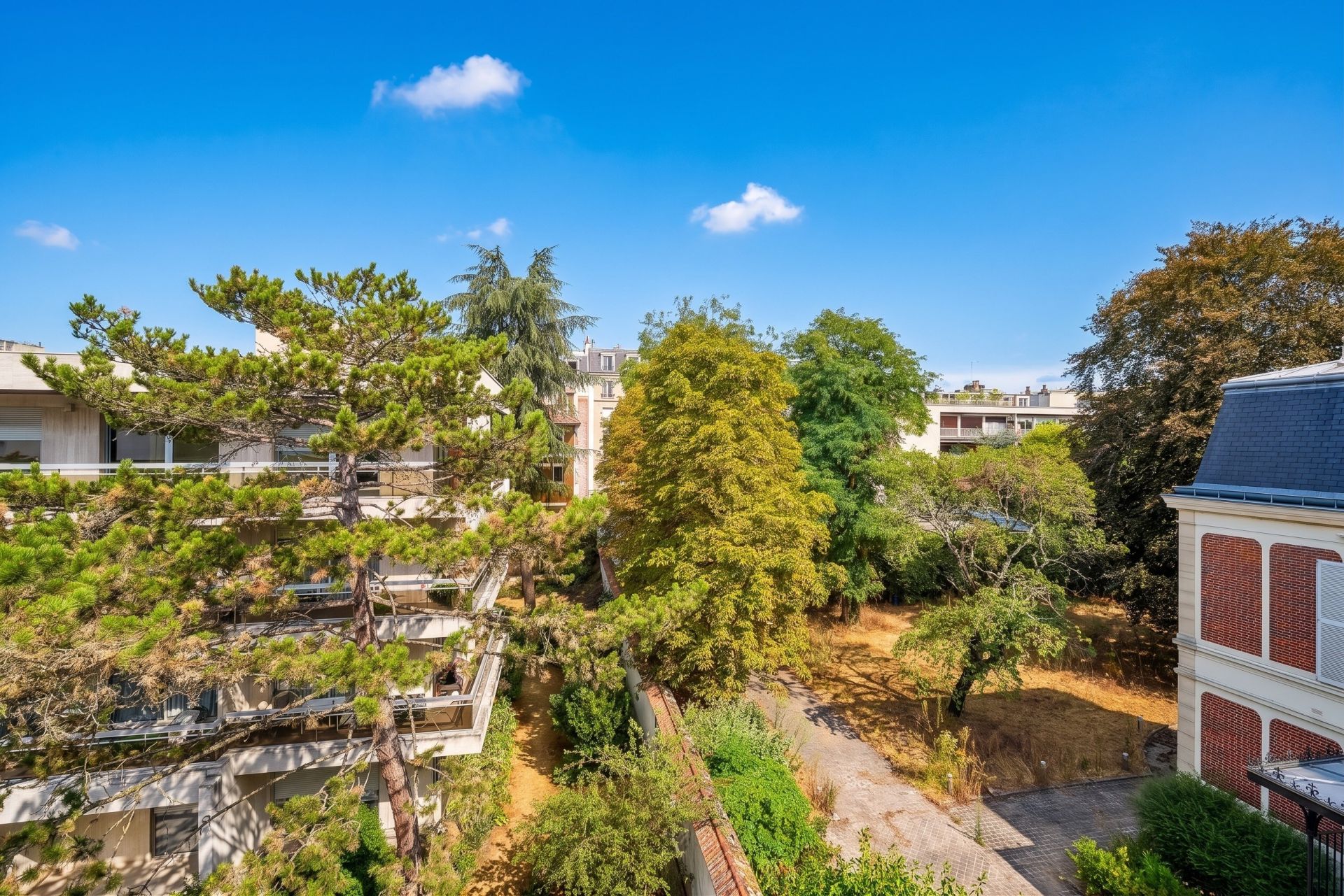 luxury apartment 3 Rooms for sale on ST MANDE (94160)