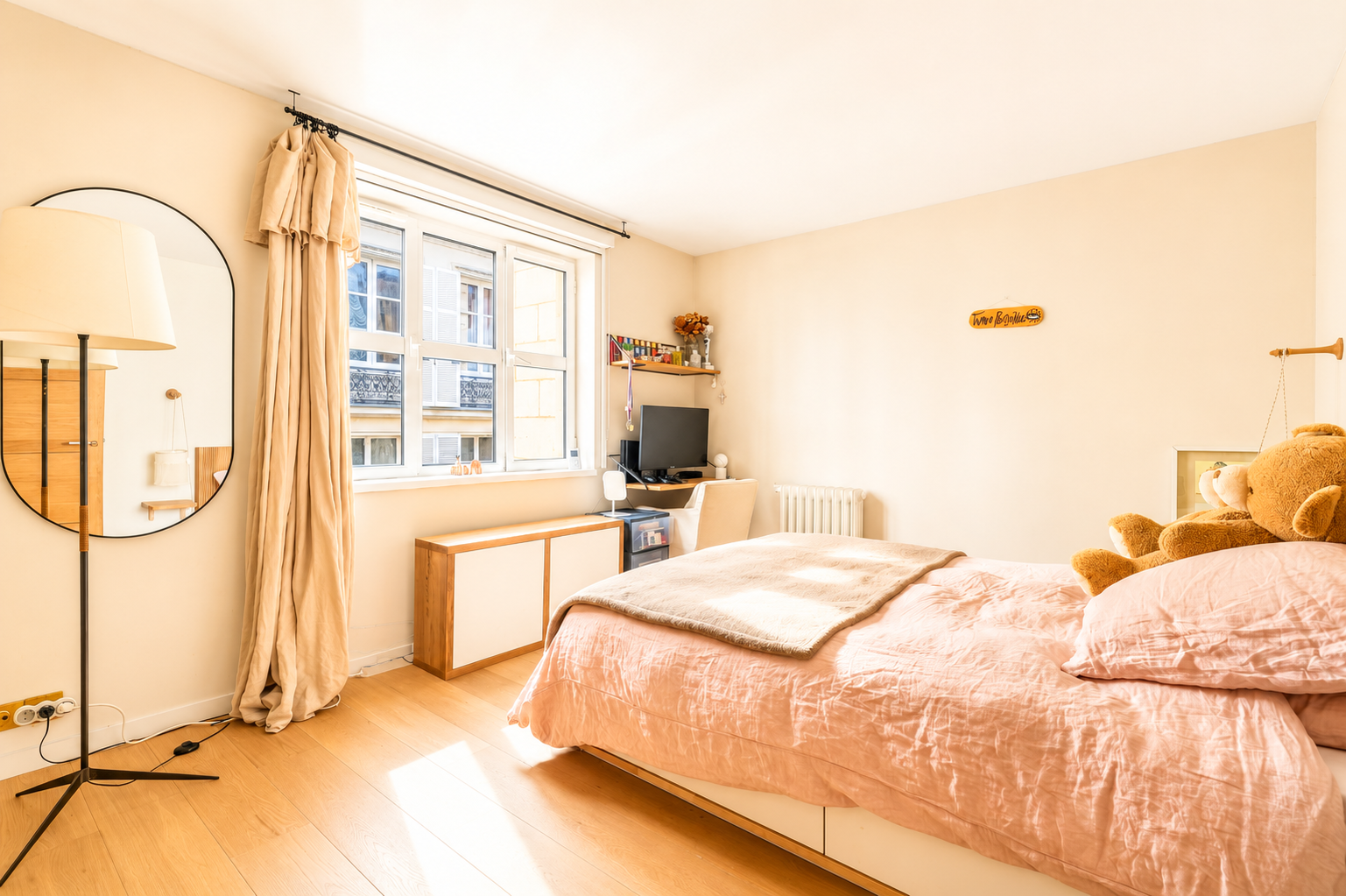luxury apartment 5 Rooms for sale on PARIS (75003)