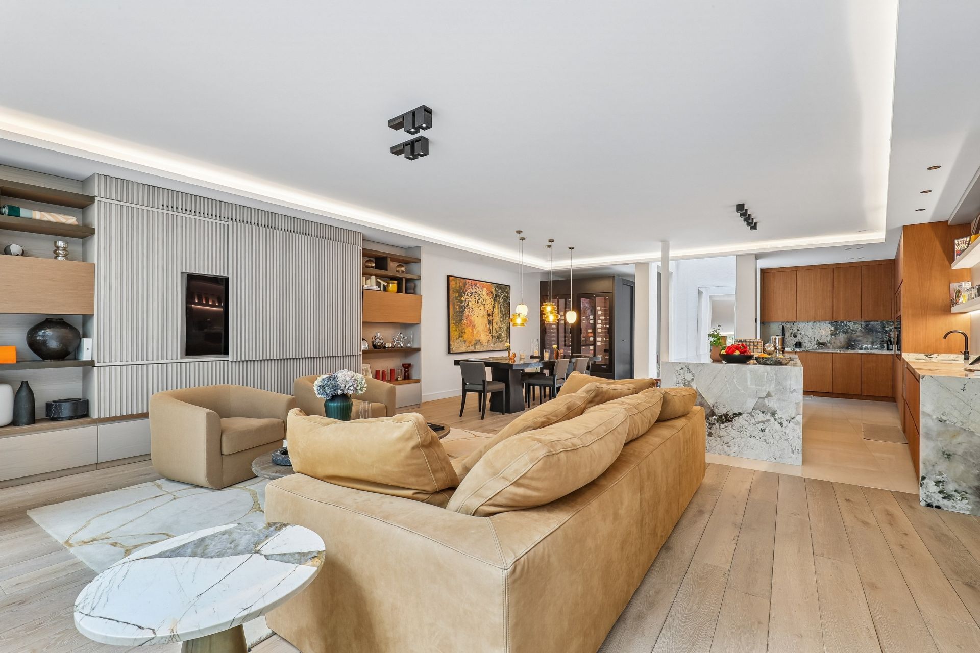 luxury apartment 6 Rooms for sale on PARIS (75002)