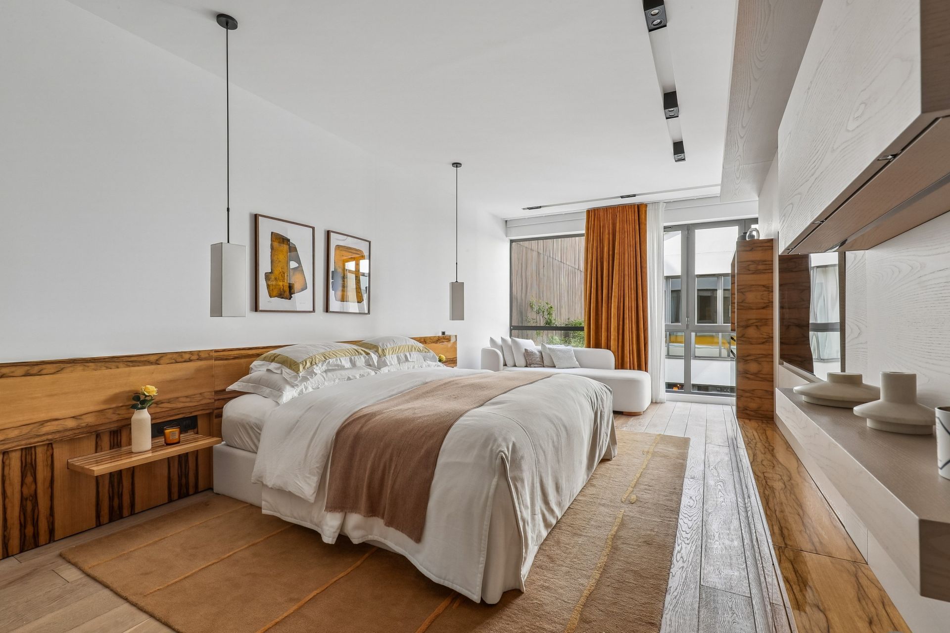 luxury apartment 6 Rooms for sale on PARIS (75002)