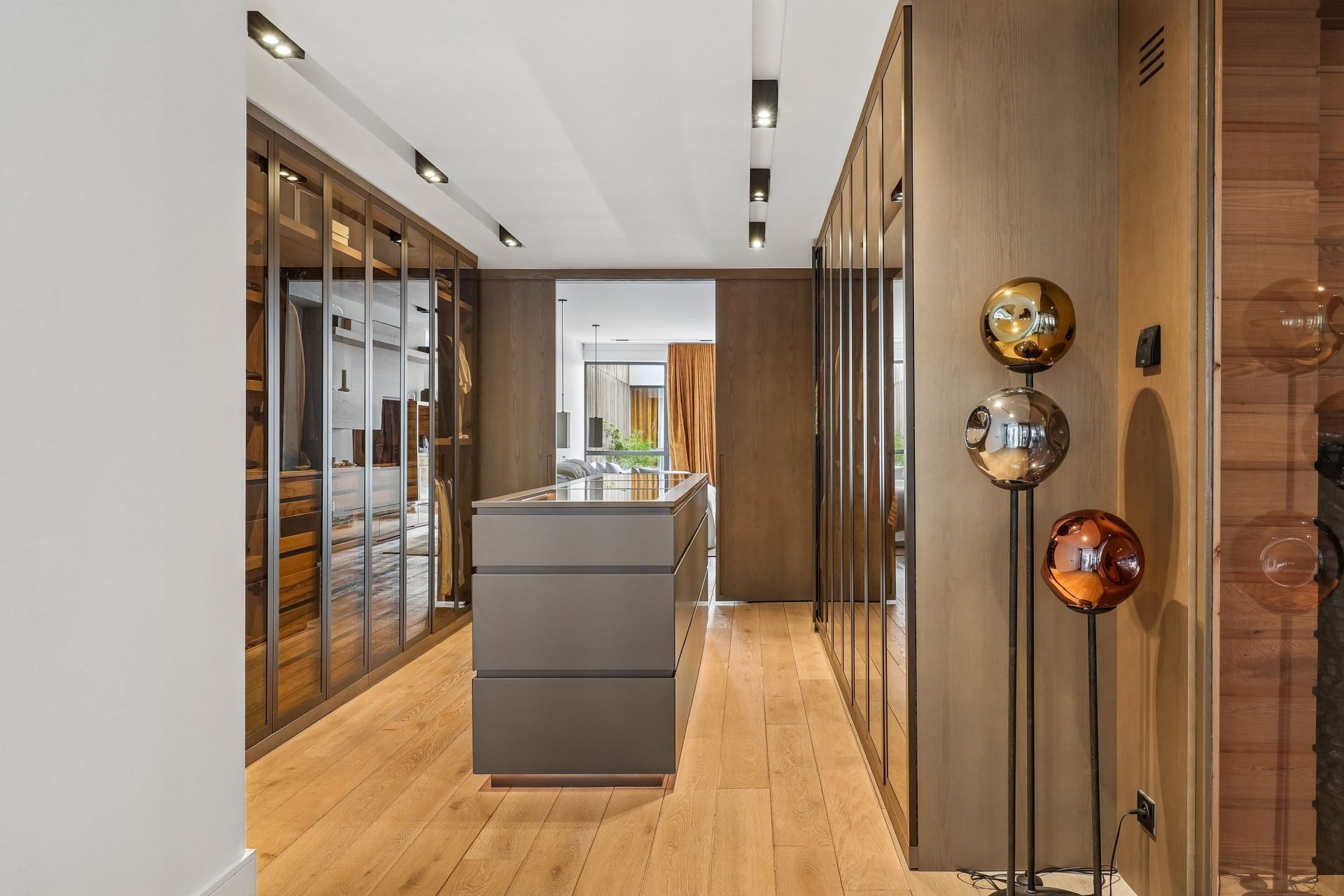 luxury apartment 6 Rooms for sale on PARIS (75002)
