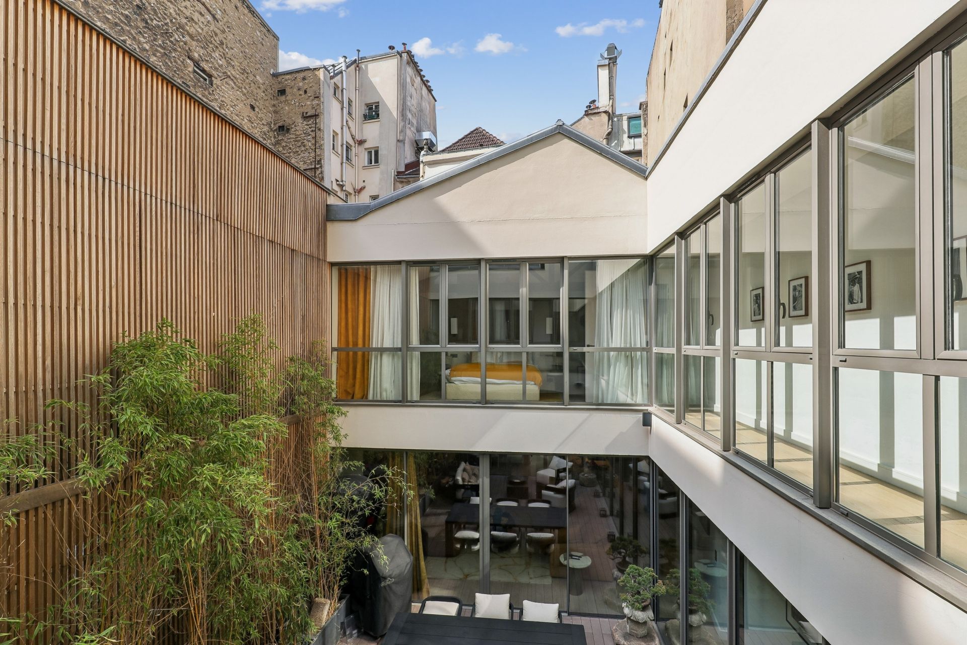 luxury apartment 6 Rooms for sale on PARIS (75002)