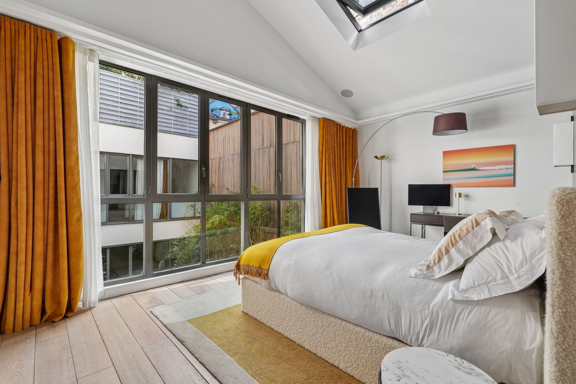 luxury apartment 6 Rooms for sale on PARIS (75002)