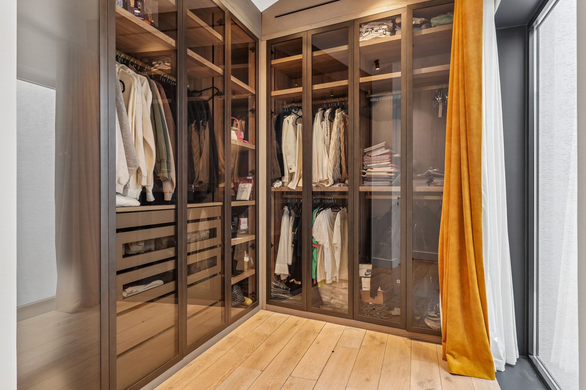 luxury apartment 6 Rooms for sale on PARIS (75002)