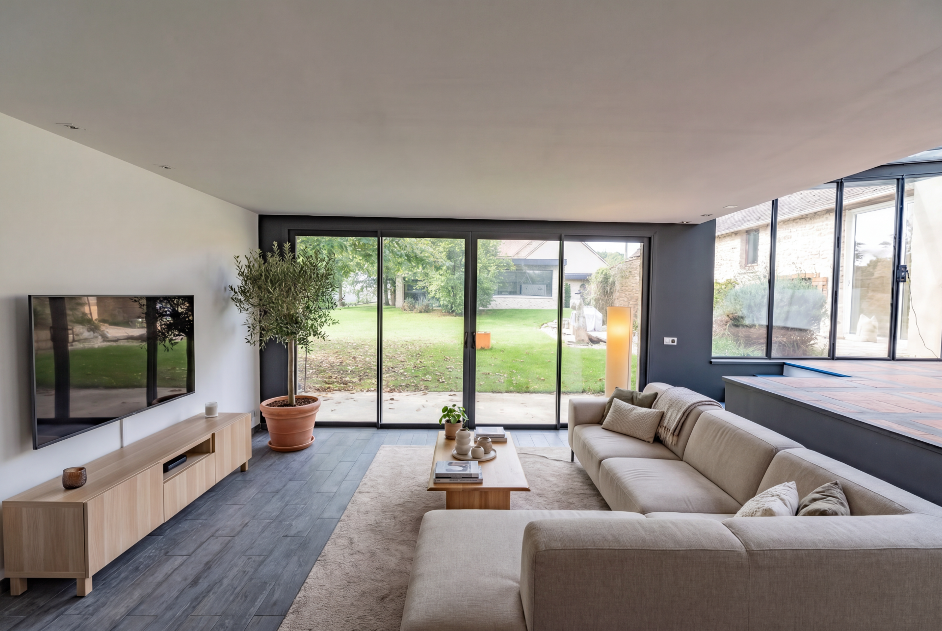 luxury house 20 Rooms for sale on ADAINVILLE (78113)