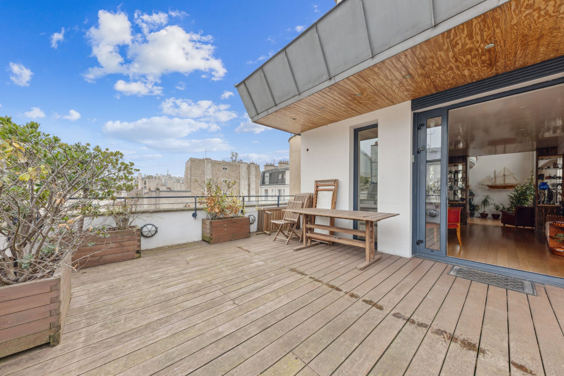 luxury apartment 6 Rooms for sale on PARIS (75012)