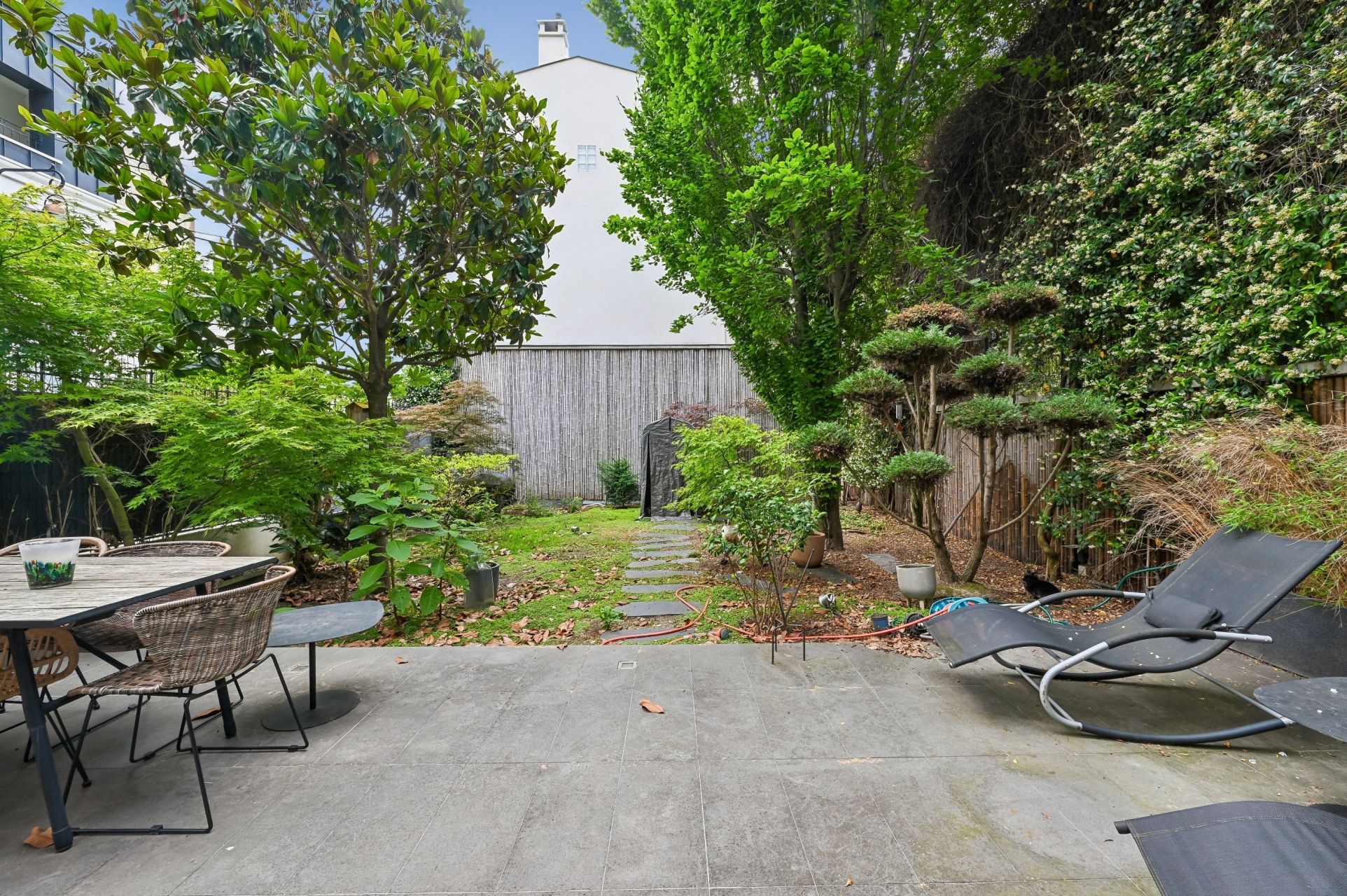 luxury house 8 Rooms for sale on MONTROUGE (92120)