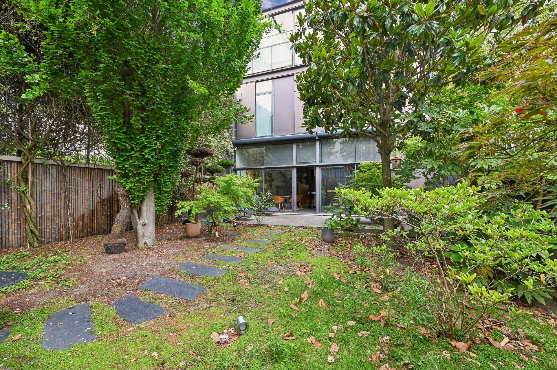 luxury house 8 Rooms for sale on MONTROUGE (92120)