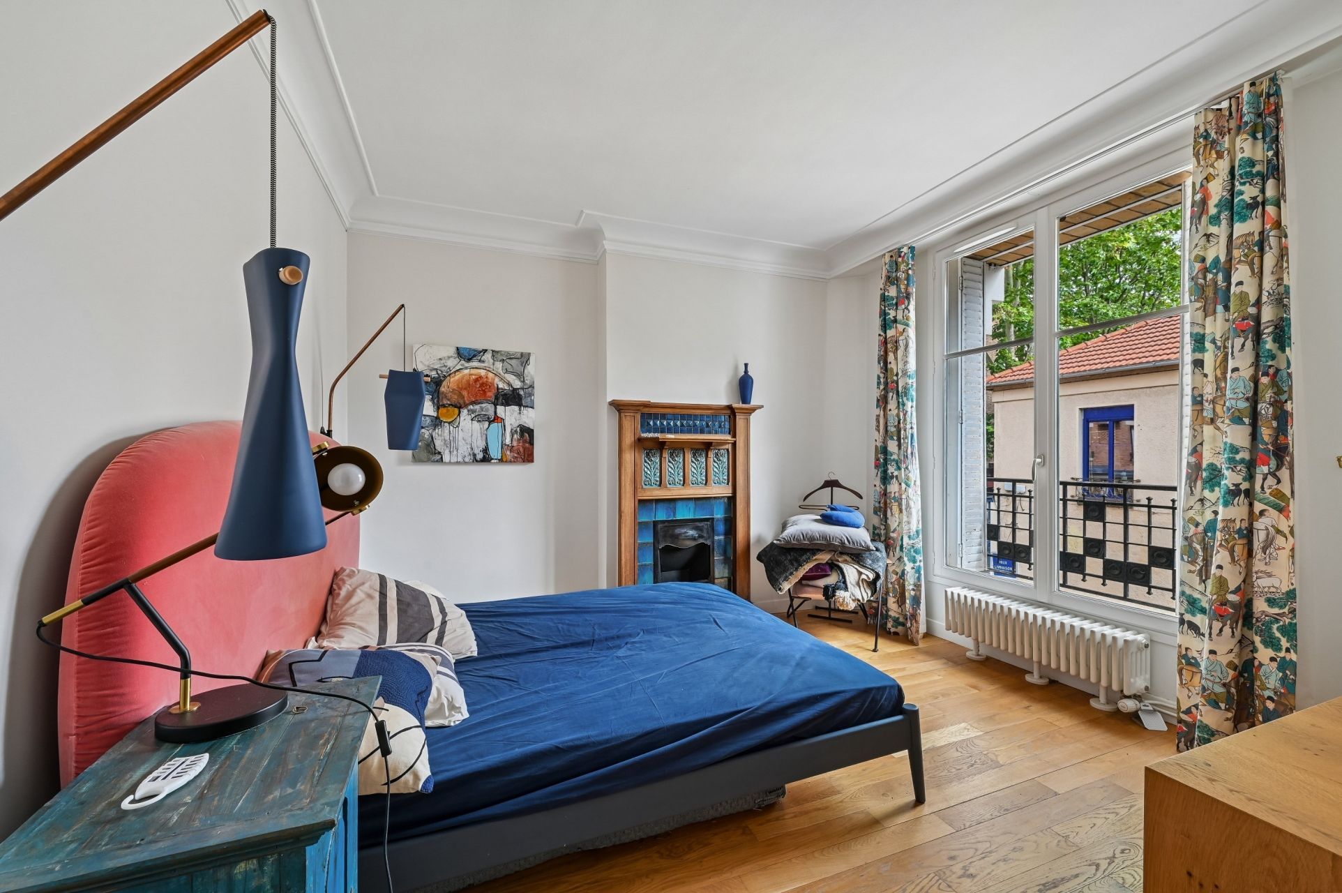 luxury house 8 Rooms for sale on MONTROUGE (92120)