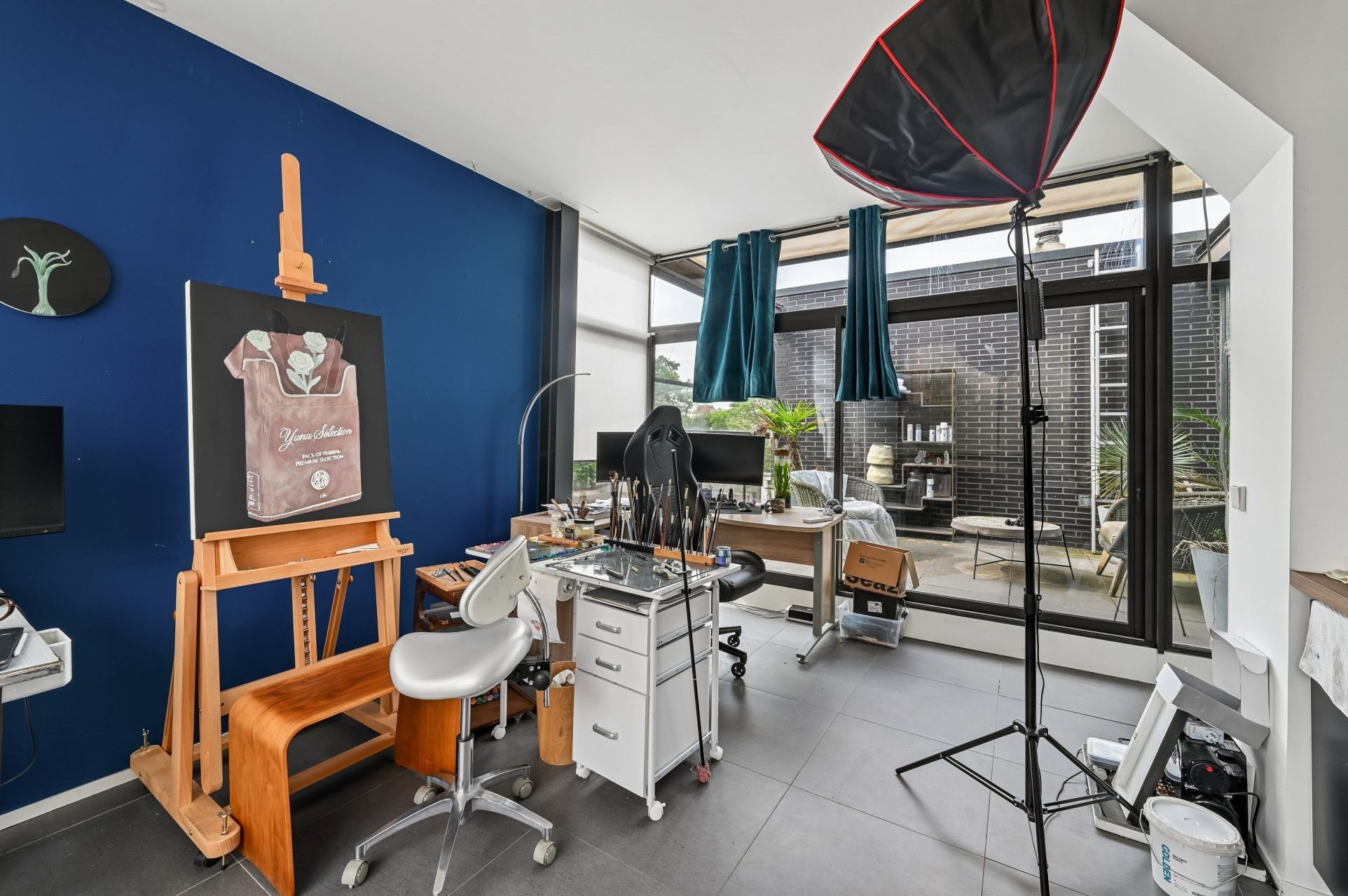 luxury house 8 Rooms for sale on MONTROUGE (92120)