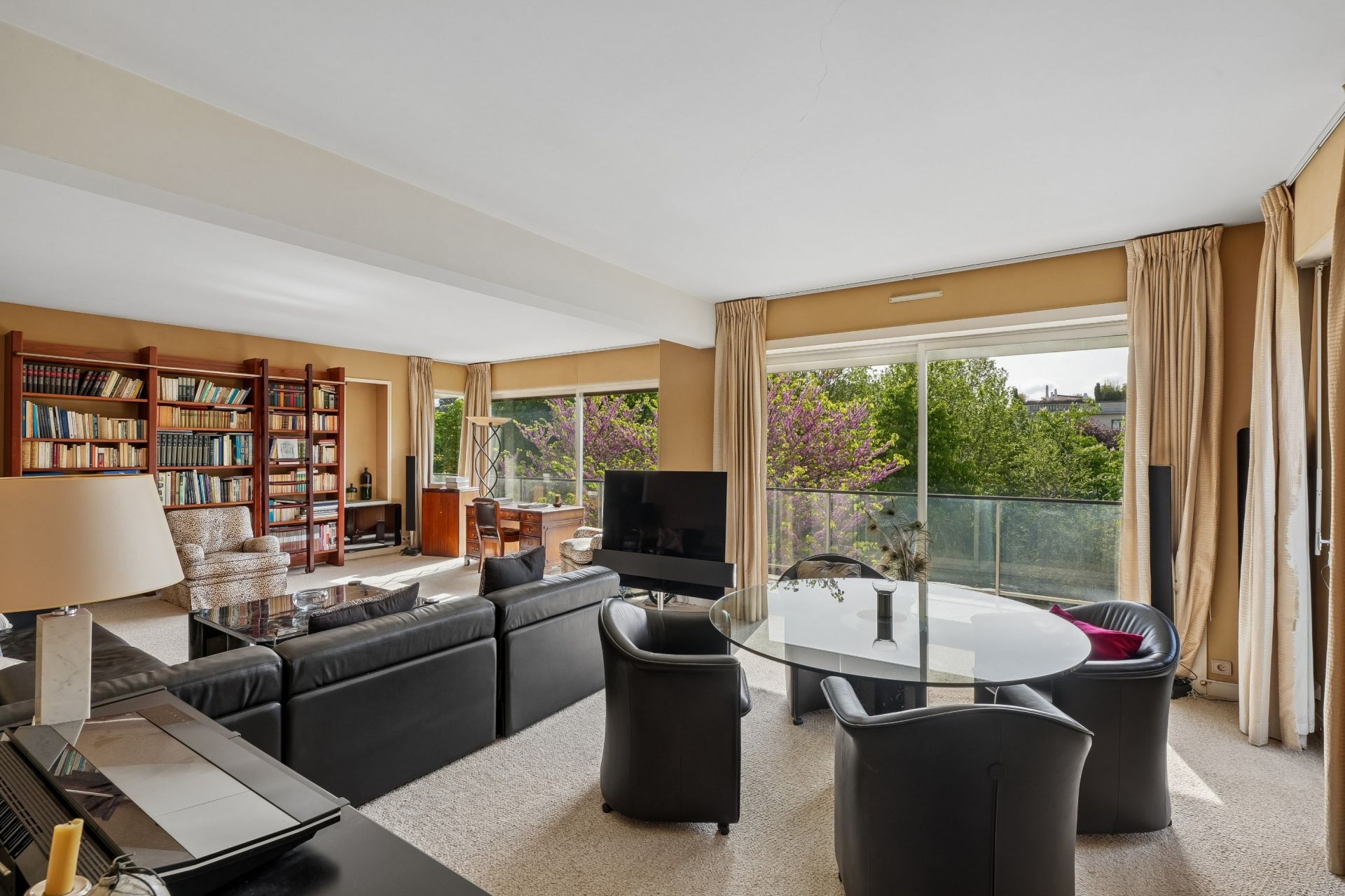 luxury apartment 4 Rooms for sale on NEUILLY SUR SEINE (92200)