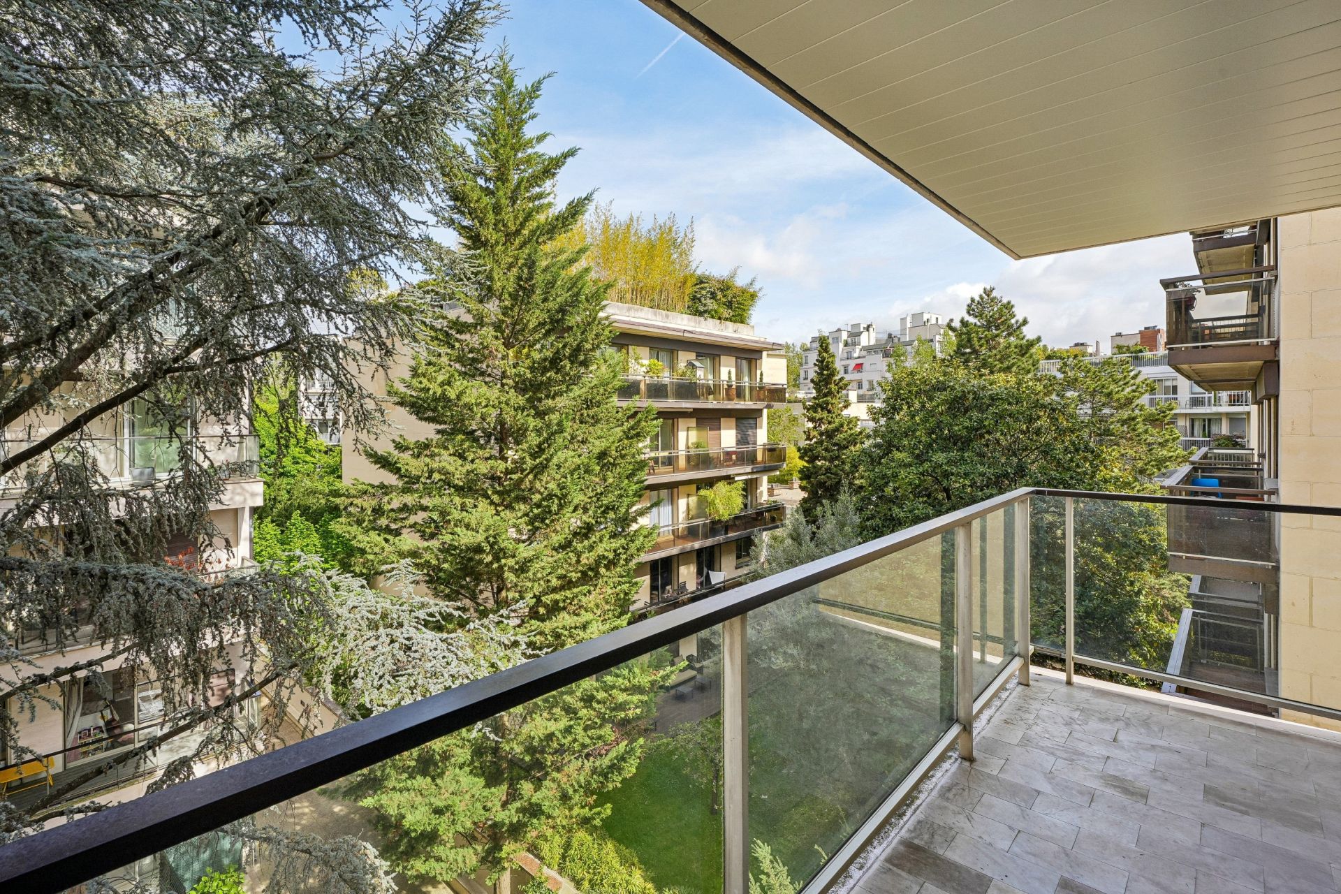 luxury apartment 4 Rooms for sale on NEUILLY SUR SEINE (92200)