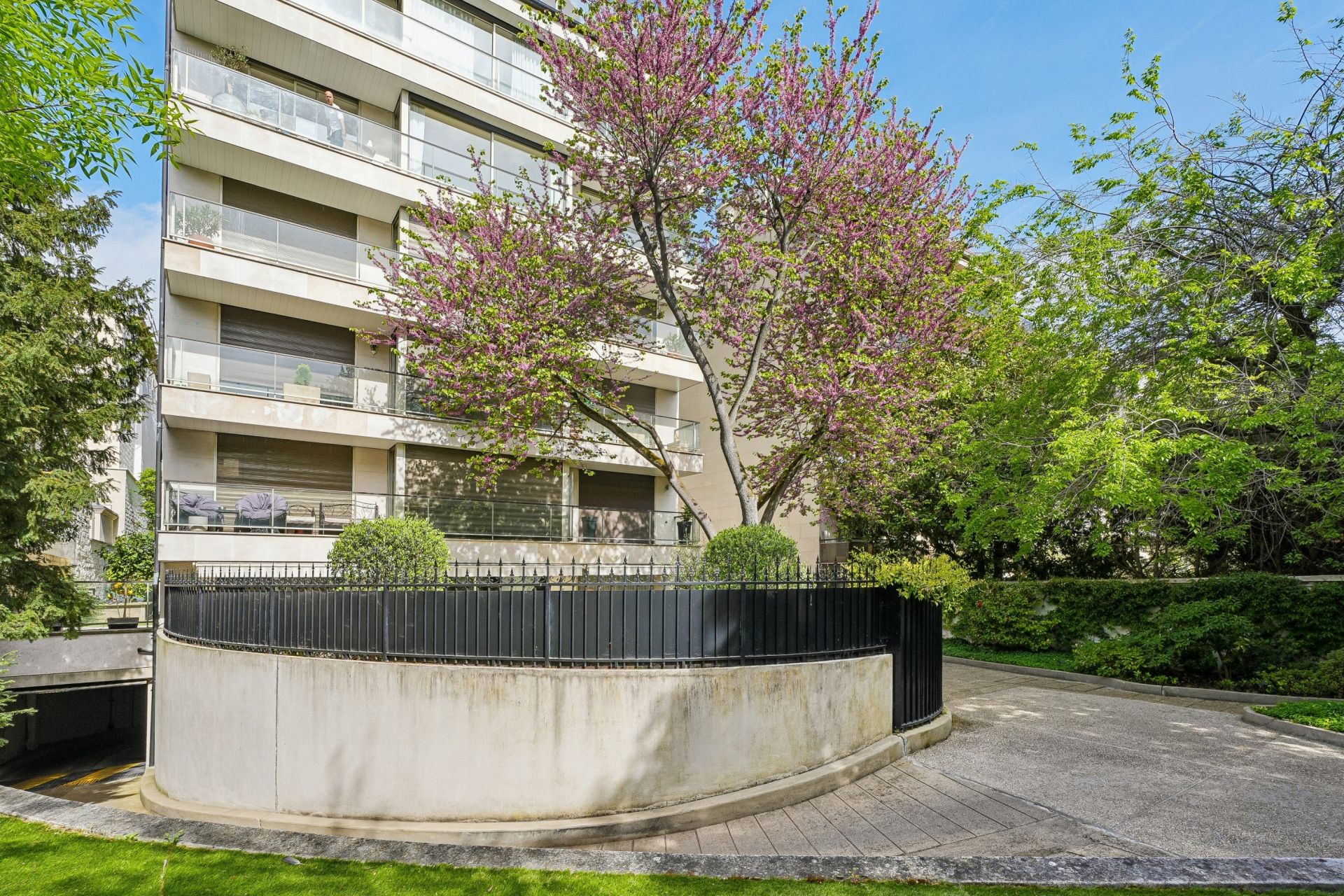 luxury apartment 4 Rooms for sale on NEUILLY SUR SEINE (92200)