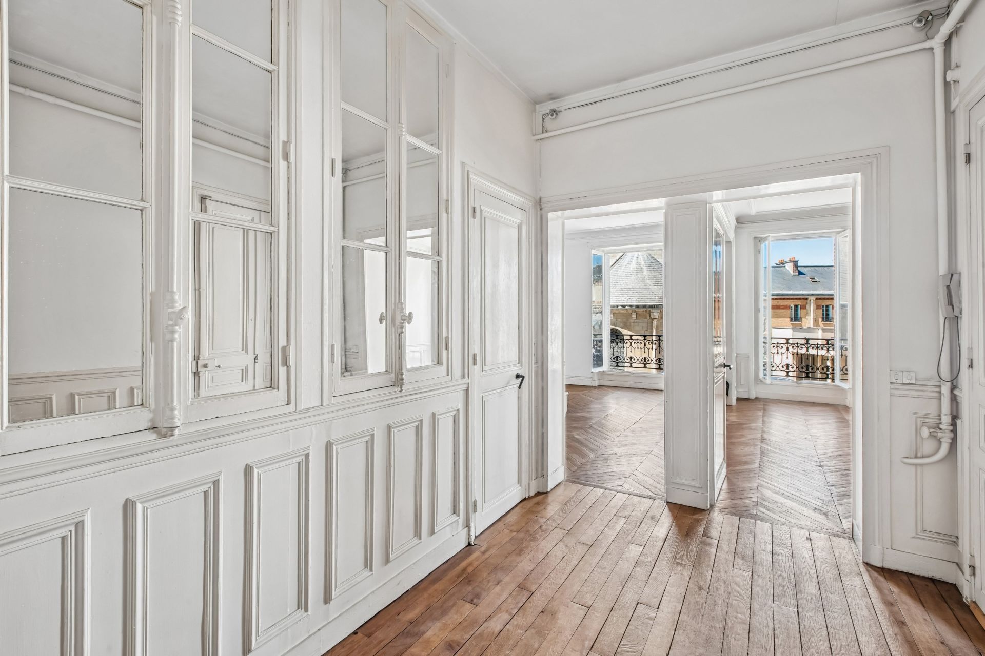 luxury apartment 4 Rooms for sale on PARIS (75016)