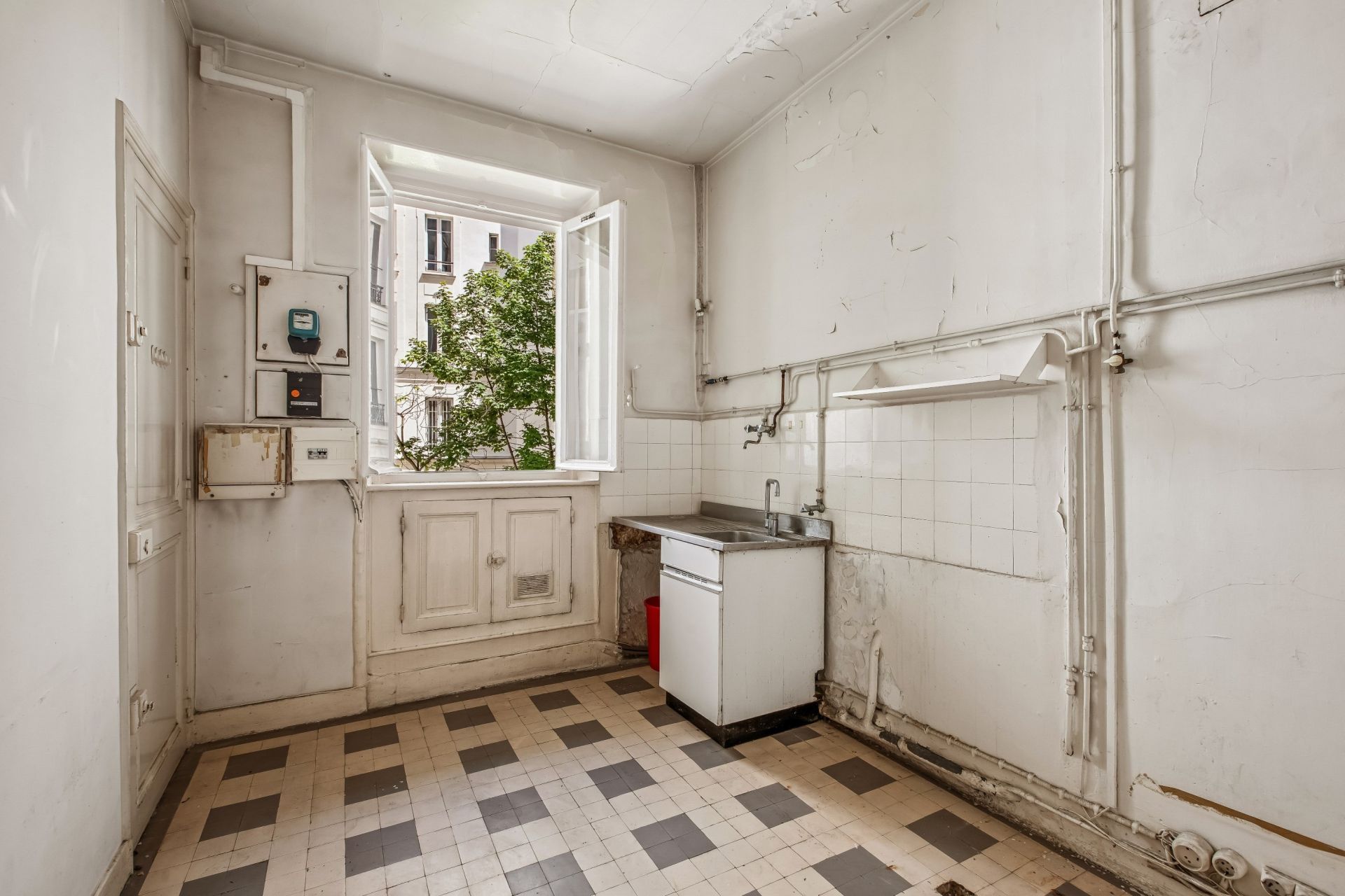 luxury apartment 4 Rooms for sale on PARIS (75016)