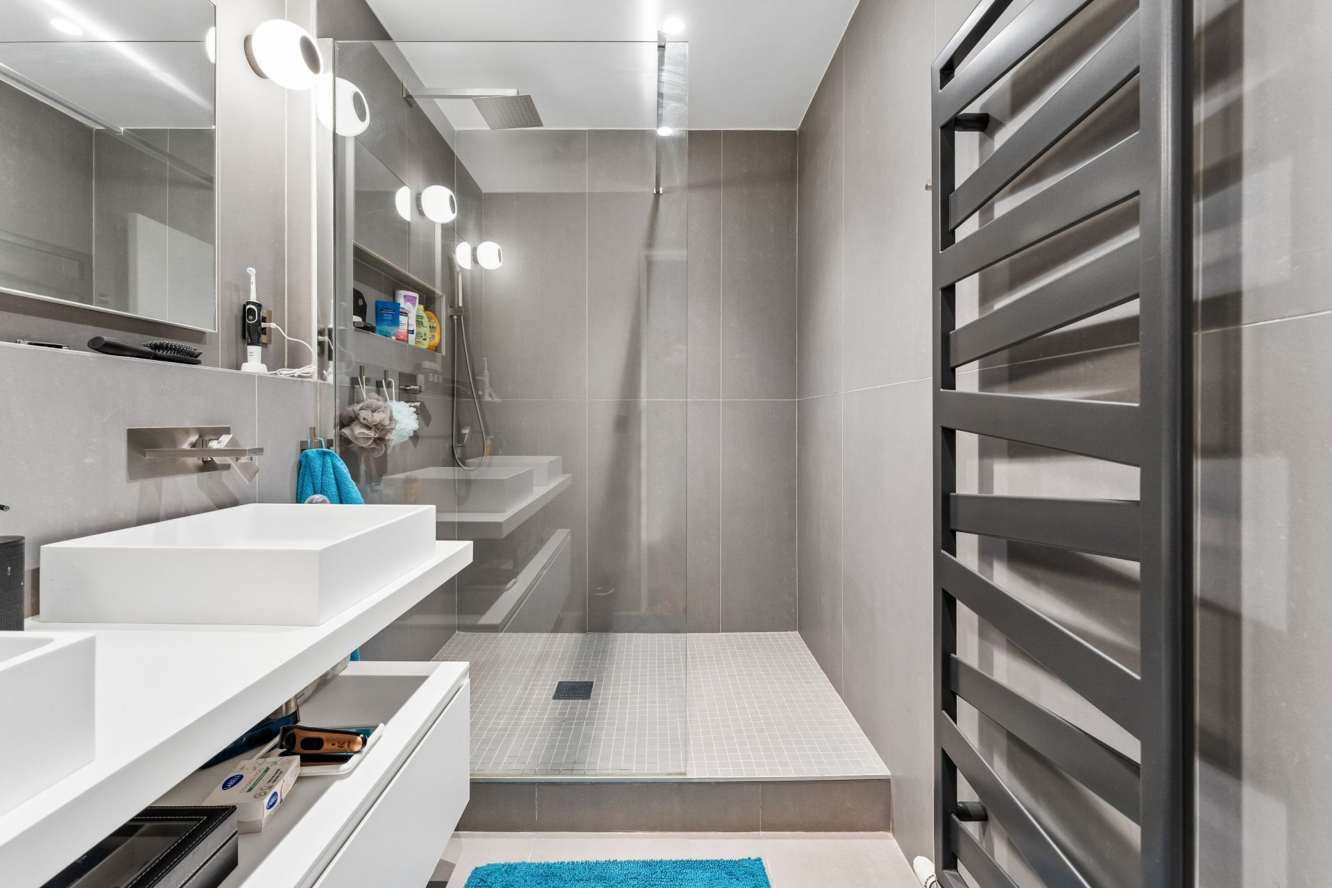 luxury apartment 5 Rooms for sale on NEUILLY SUR SEINE (92200)