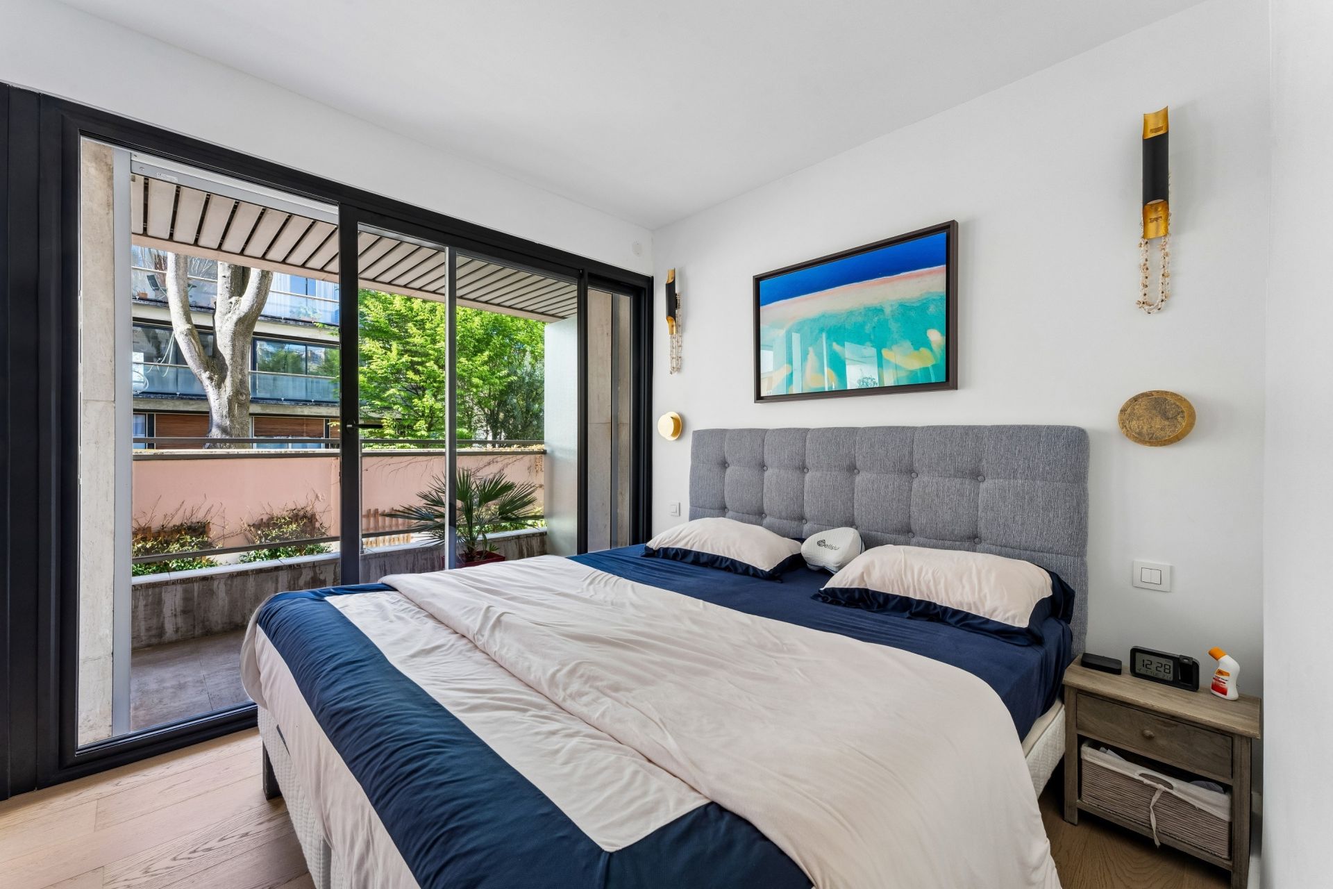 luxury apartment 5 Rooms for sale on NEUILLY SUR SEINE (92200)