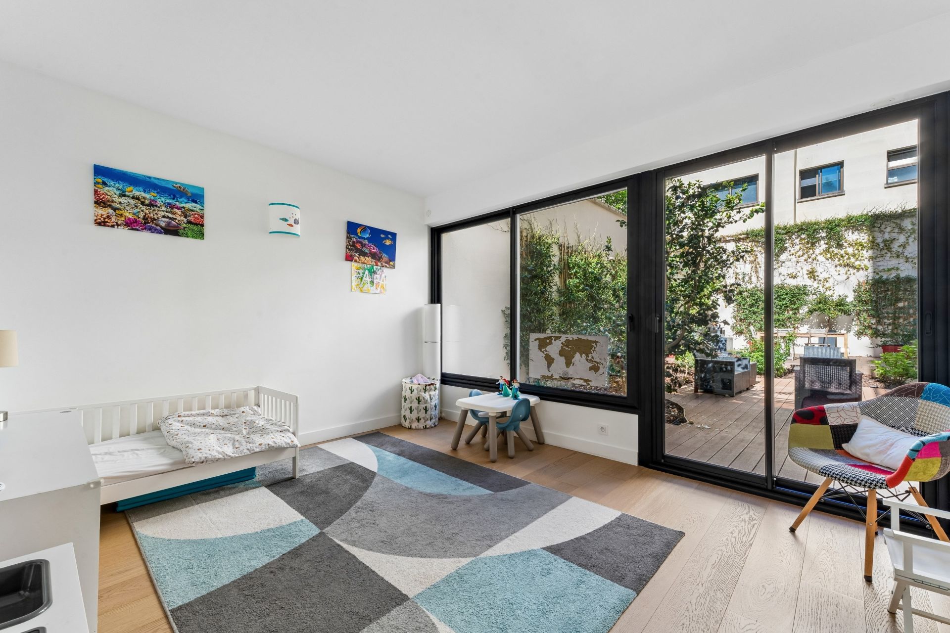 luxury apartment 5 Rooms for sale on NEUILLY SUR SEINE (92200)