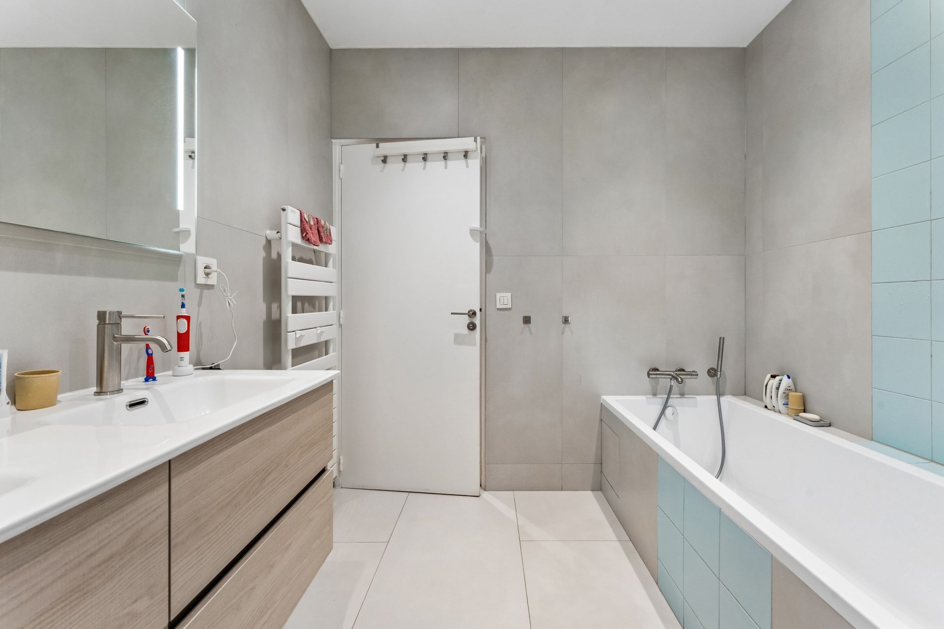 luxury apartment 5 Rooms for sale on NEUILLY SUR SEINE (92200)