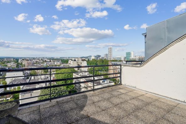 Sale Luxury apartment Neuilly-sur-Seine 5&nbsp;Rooms 126&nbsp;m²