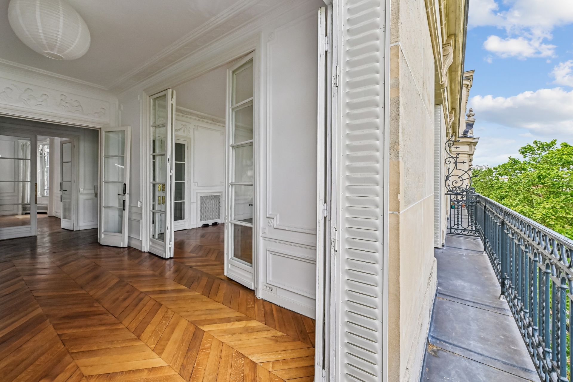 luxury apartment 6 Rooms for sale on PARIS (75017)